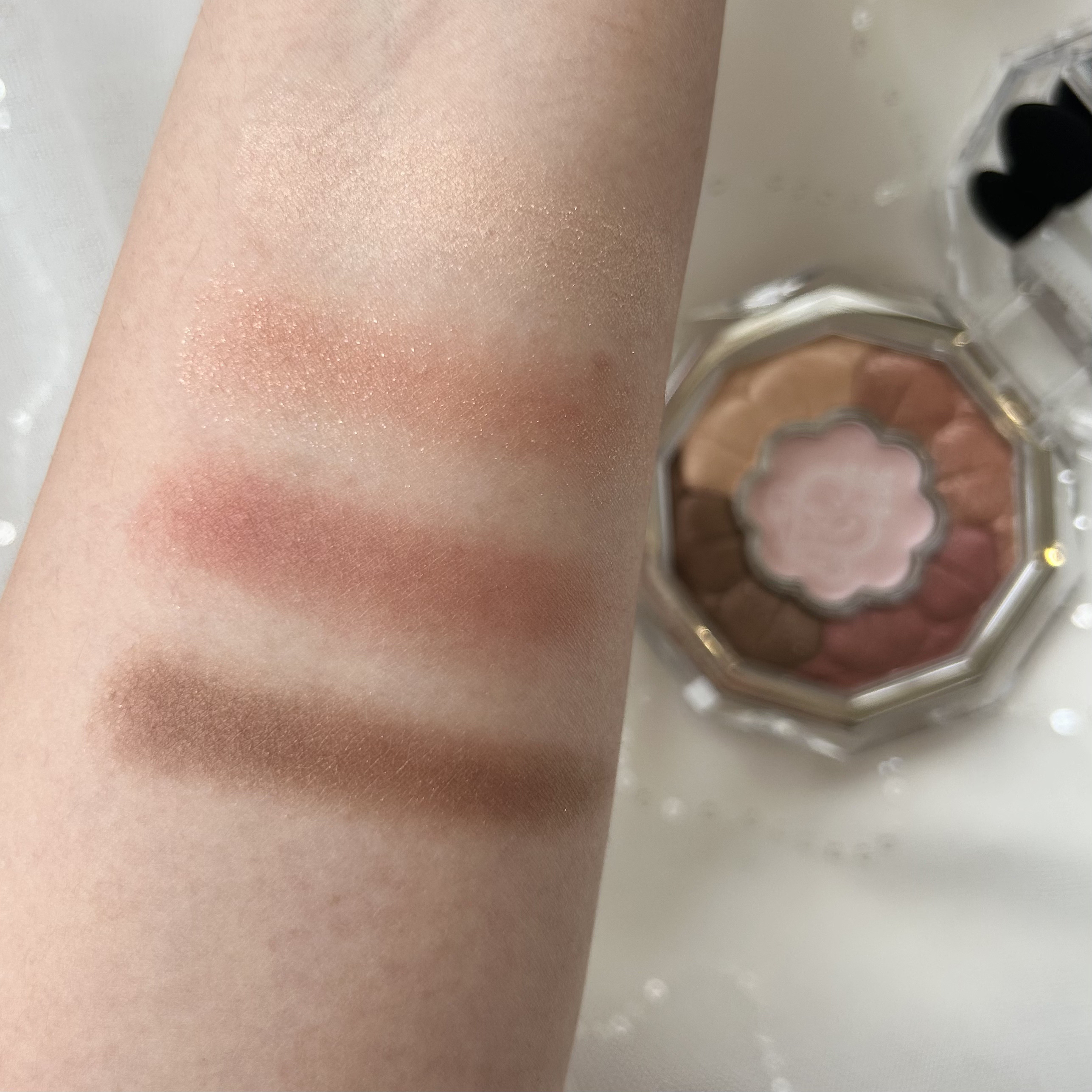 ジルスチュアート ブルームクチュール アイズ ガーランドウィズユー/JILL STUART/アイシャドウパレットを使ったクチコミ（3枚目）