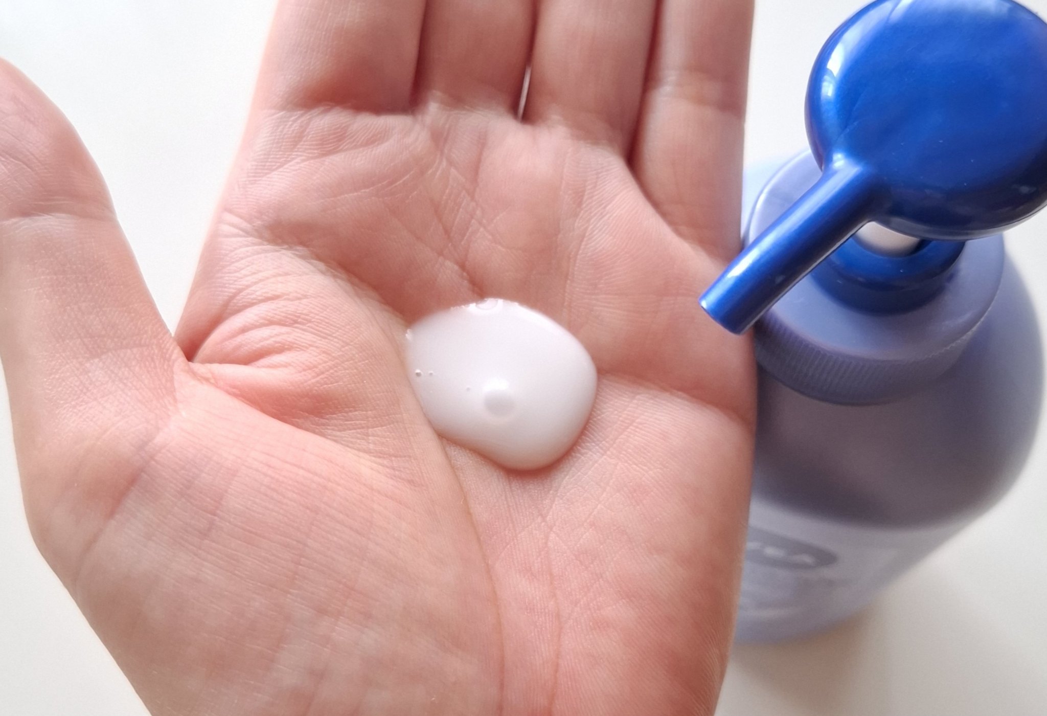 【医薬部外品】ニベア ルーセントビューティ シルクブライトニング ブライトニング美容液ボディミルク/ニベア/ボディミルクを使ったクチコミ（2枚目）