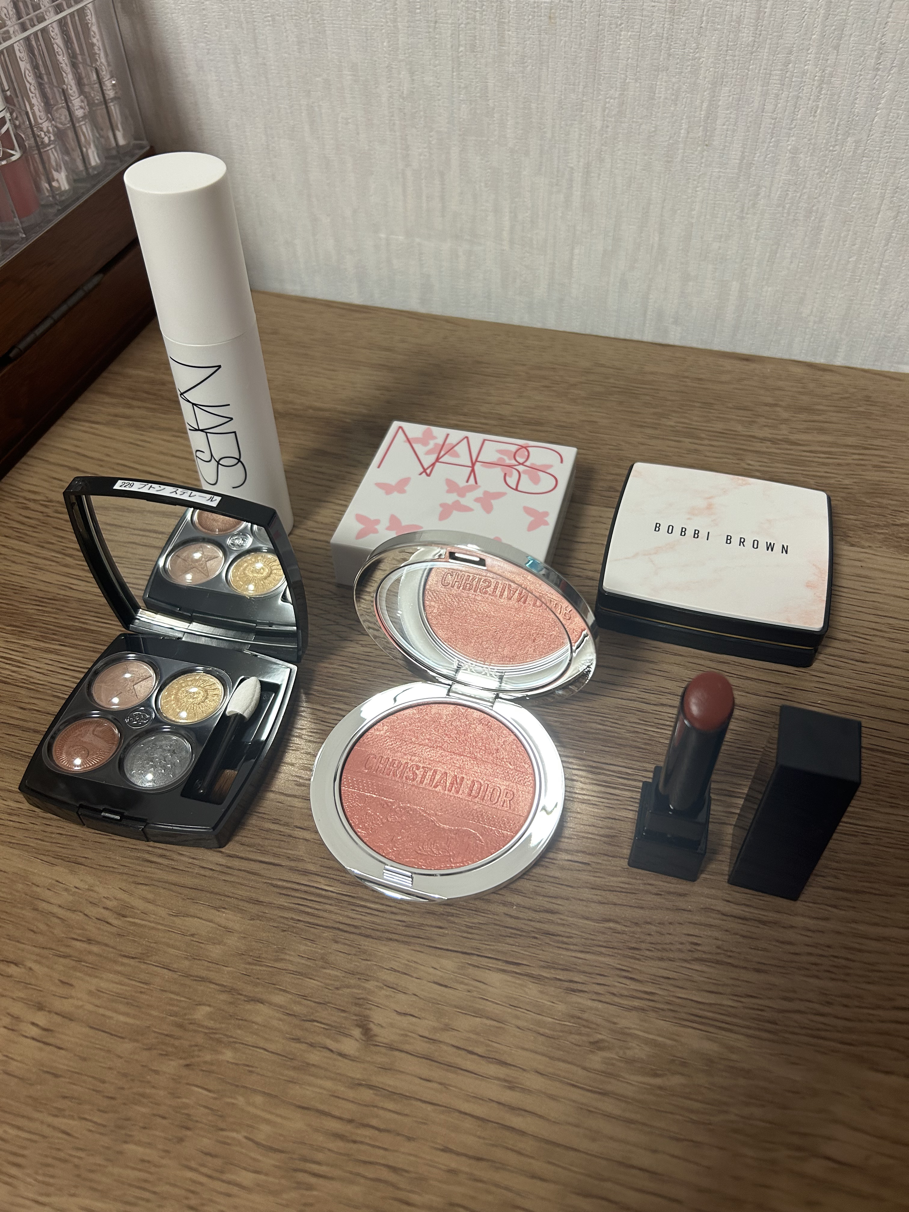 ナチュラルラディアント ロングウェア クッションファンデーション 04056 限定ケース(THE BEAUTY TRANSFORMED COLLECTION)/NARS/クッションファンデーションを使ったクチコミ（2枚目）