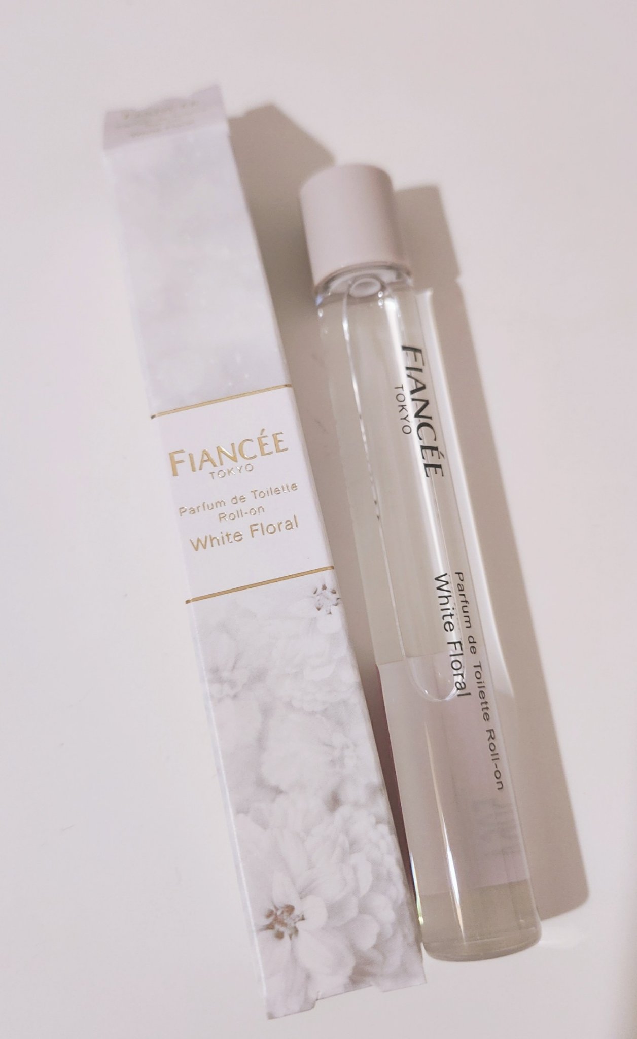 パルファンドトワレ ロールオン ホワイトフローラル/フィアンセ/香水(レディース)を使ったクチコミ（1枚目）