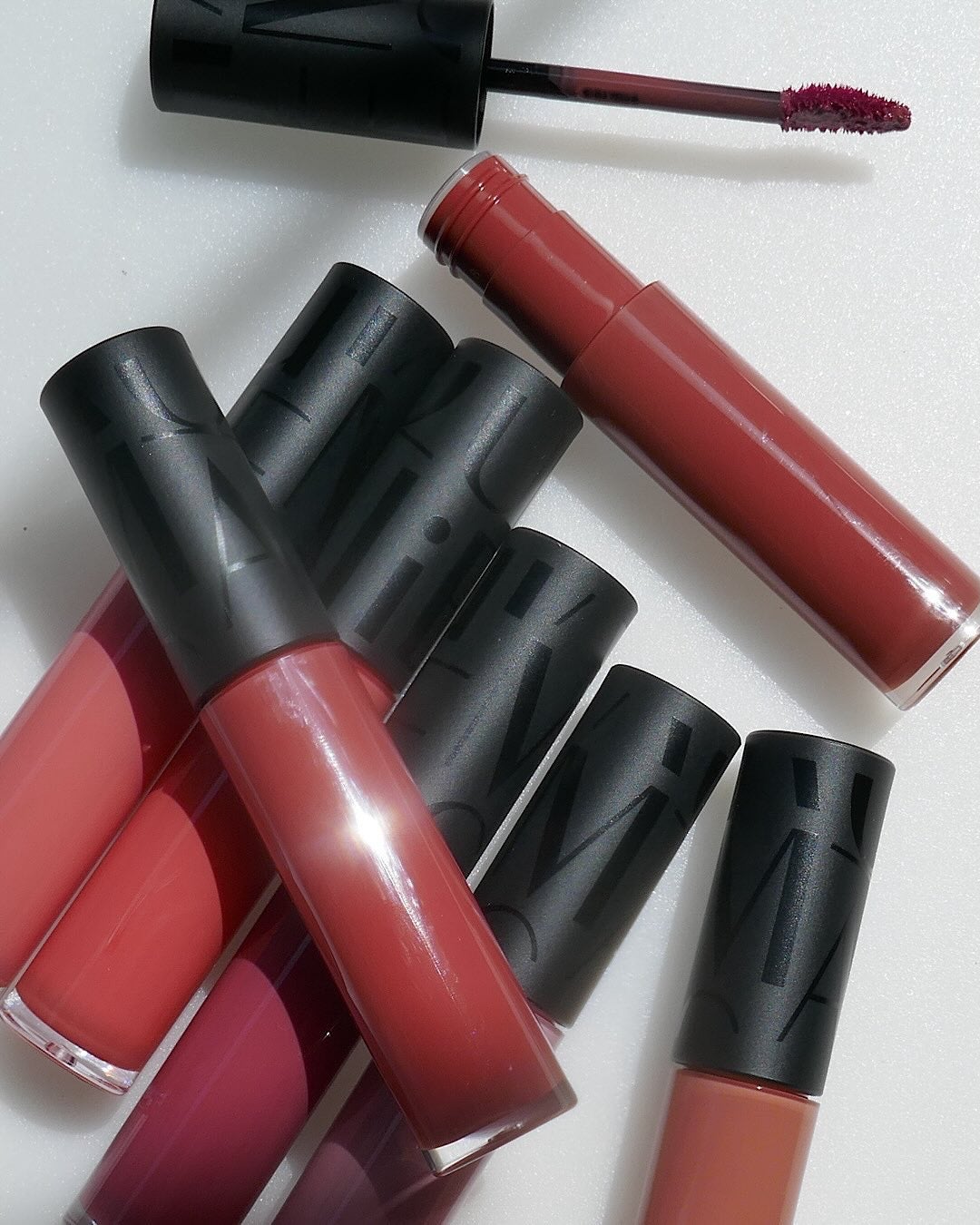 美的 on LIPS 「「リップティントって色もちはいいけれど、つけたてのツヤはいつの..」(2枚目)