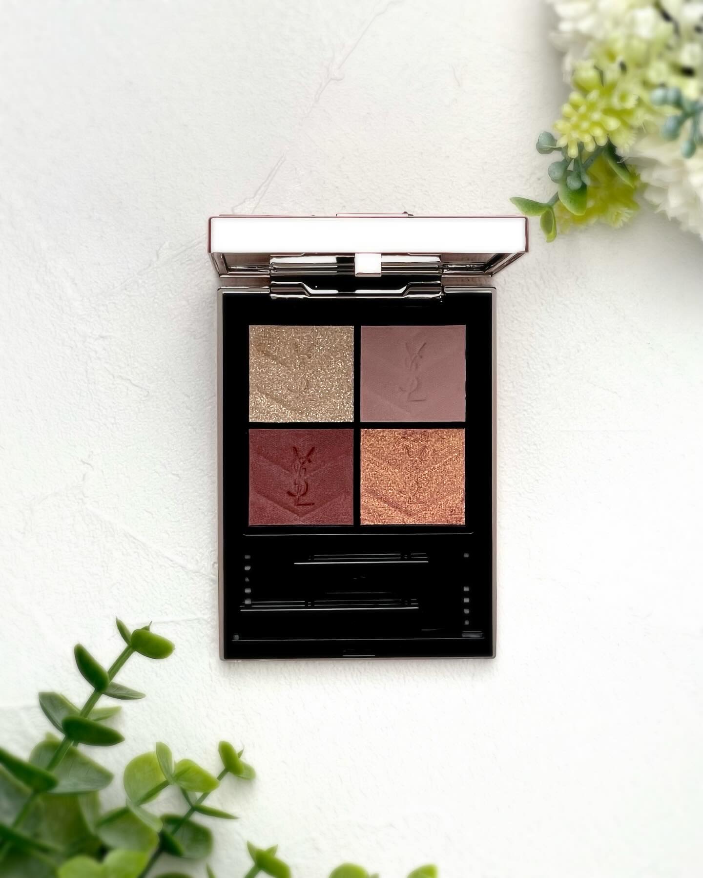 クチュール ミニ クラッチ/YVES SAINT LAURENT BEAUTE/アイシャドウパレットを使ったクチコミ（3枚目）