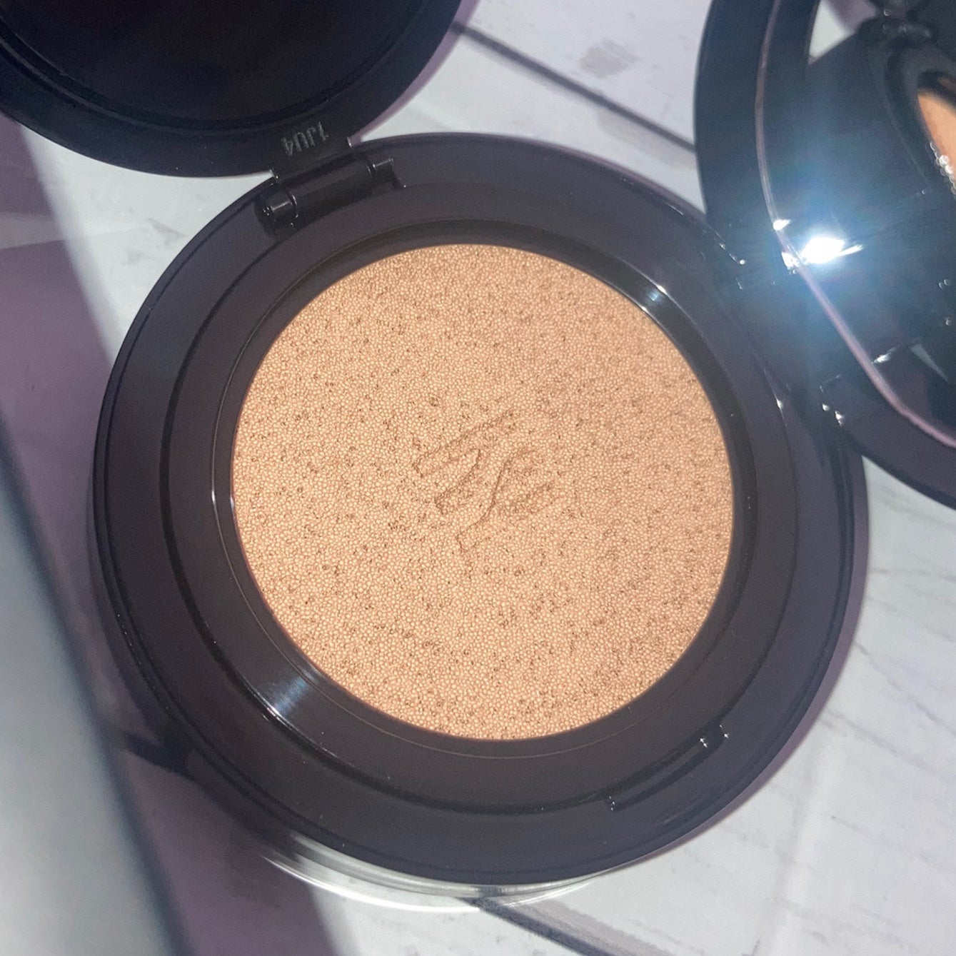 ブラック クッション ファンデーション/HERA/クッションファンデーションを使ったクチコミ(4枚目)