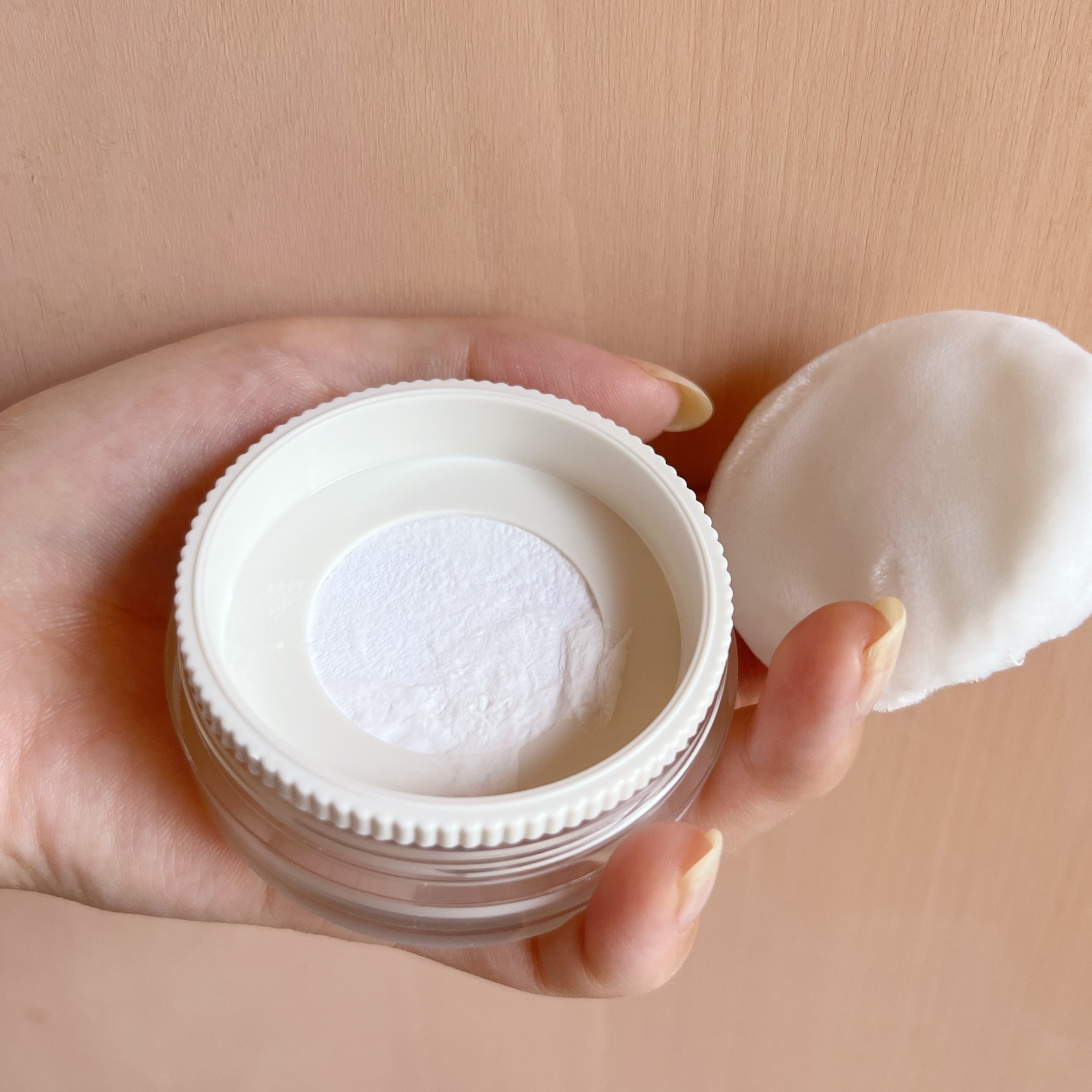 ポアブラー パウダー/innisfree/ルースパウダーを使ったクチコミ（2枚目）