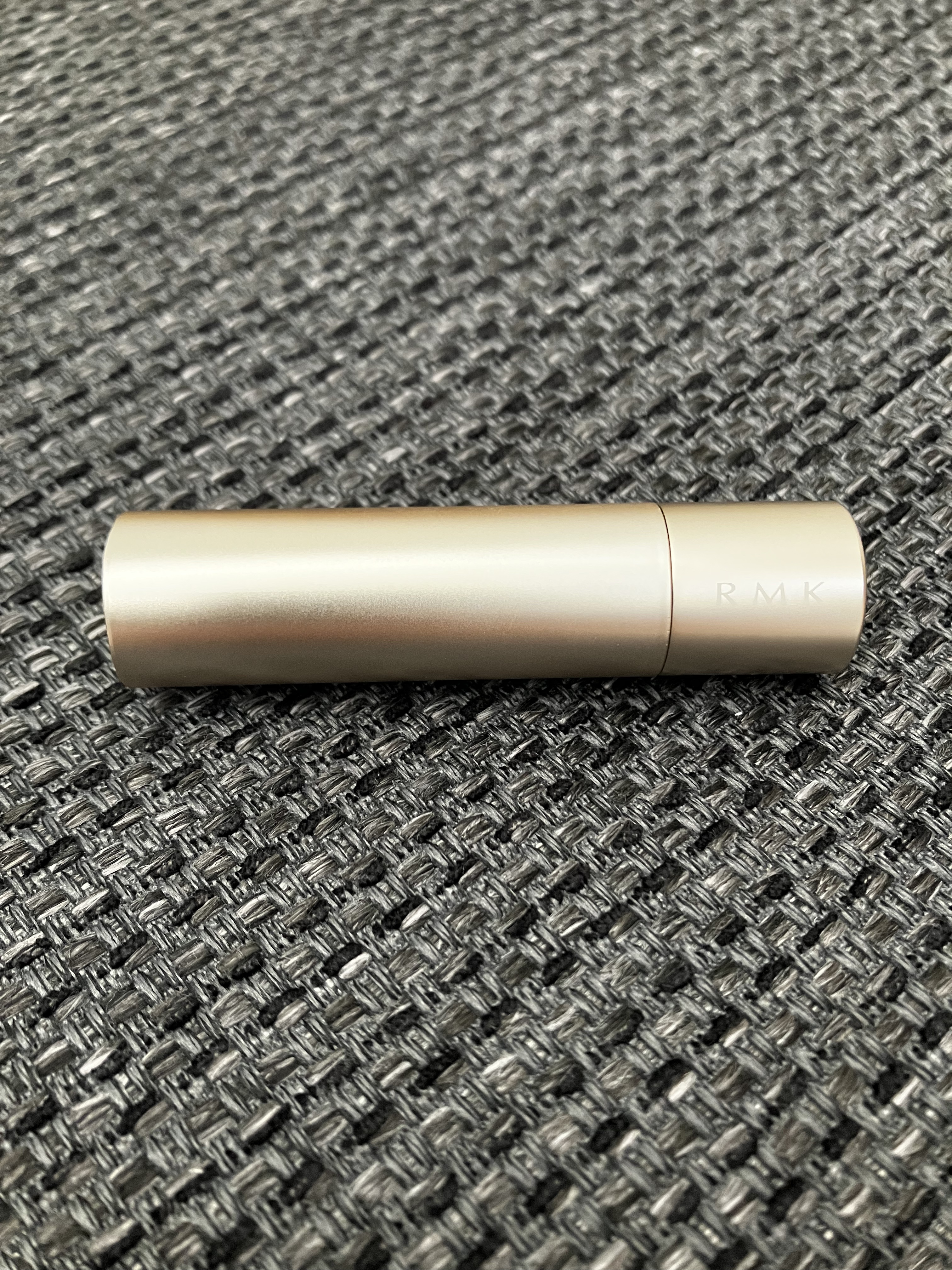 RMK ベルベットシーン リップカラー リップカラーケース WS/RMK/口紅を使ったクチコミ（2枚目）