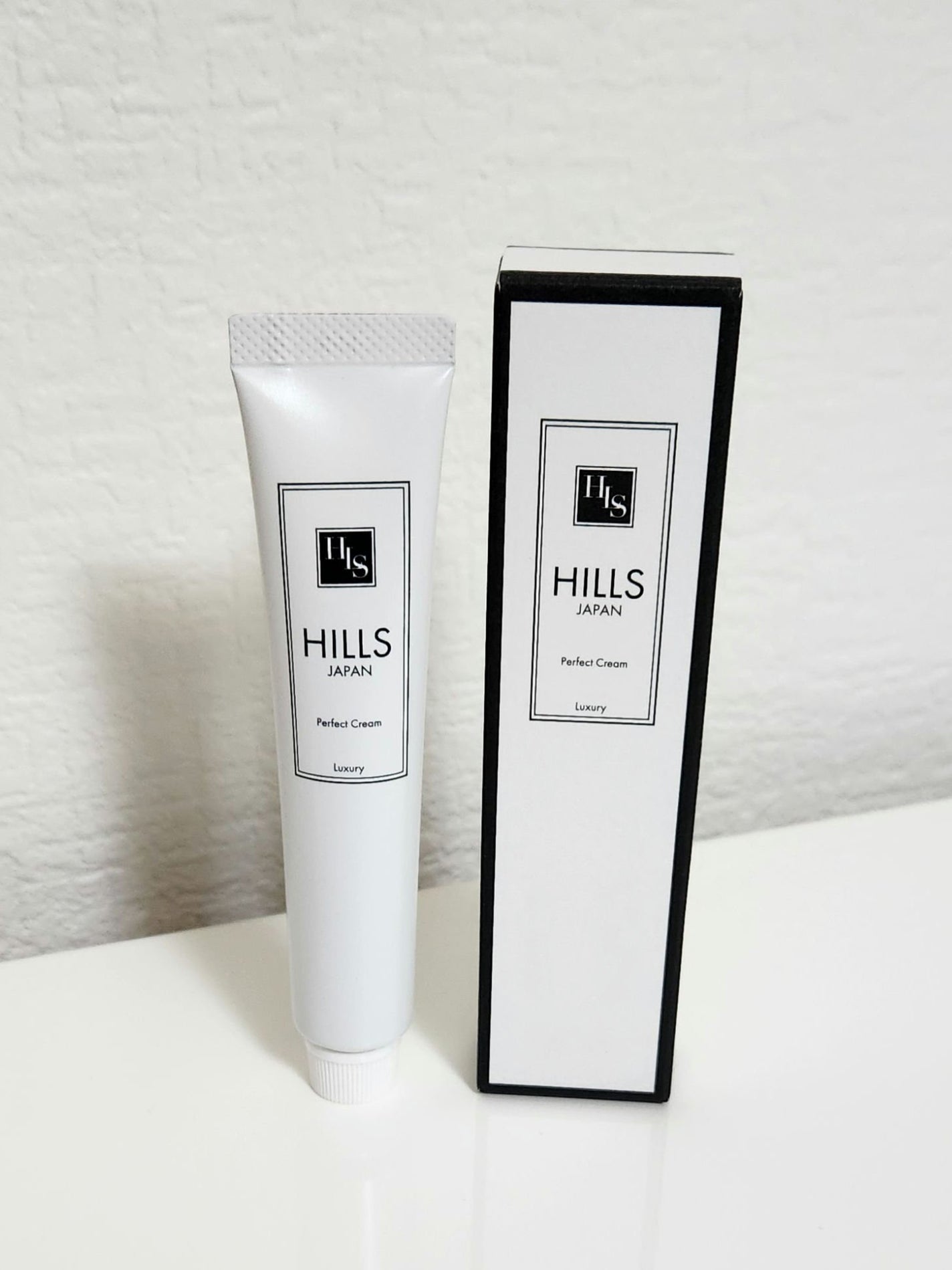 HILLSハンドネイル美容クリーム Luxury/HILLS JAPAN/ハンドクリームを使ったクチコミ(2枚目)