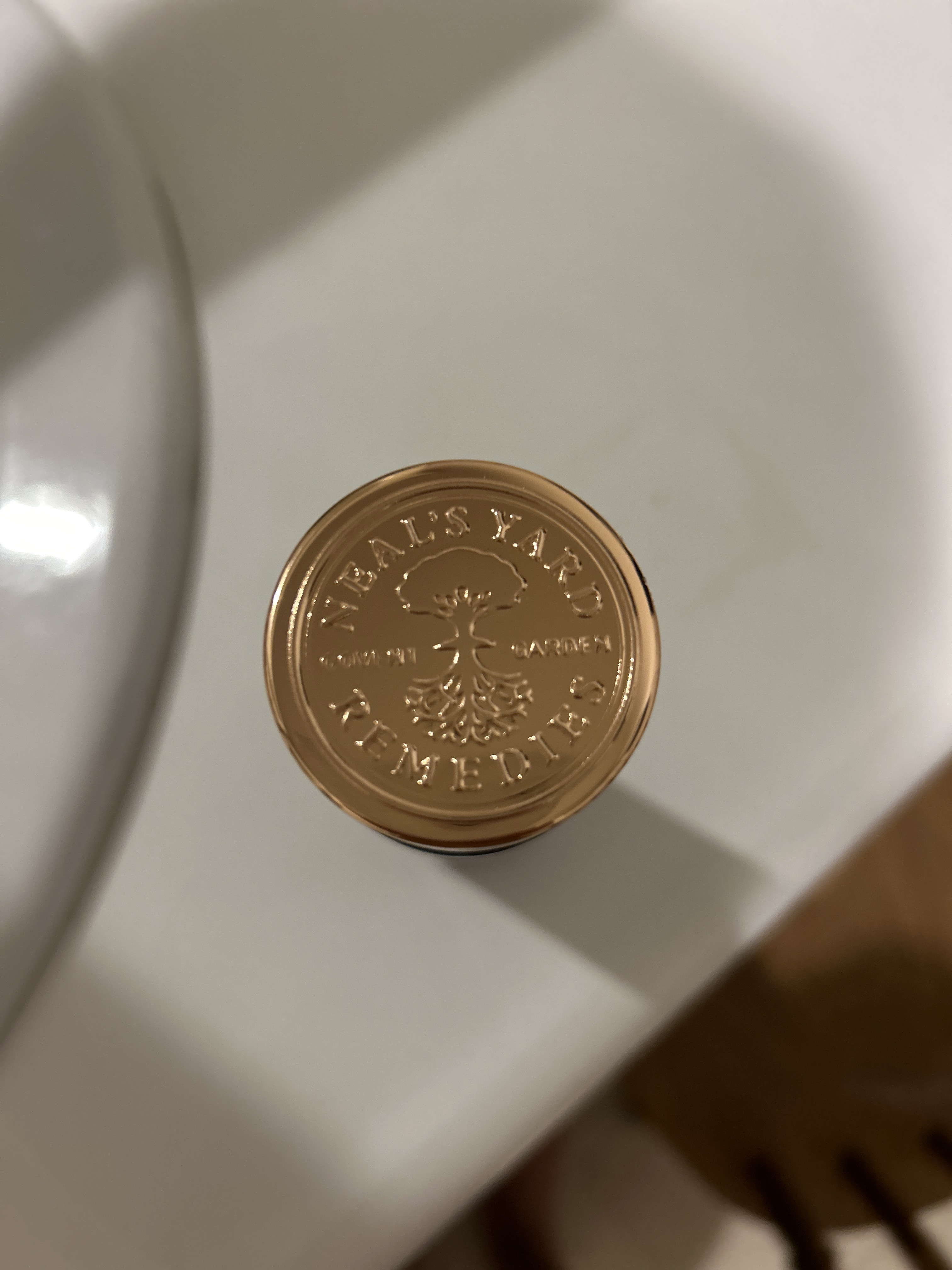 フランキンセンス インテンス ハイドレイティングエッセンス/ニールズヤード レメディーズ/化粧水を使ったクチコミ（3枚目）