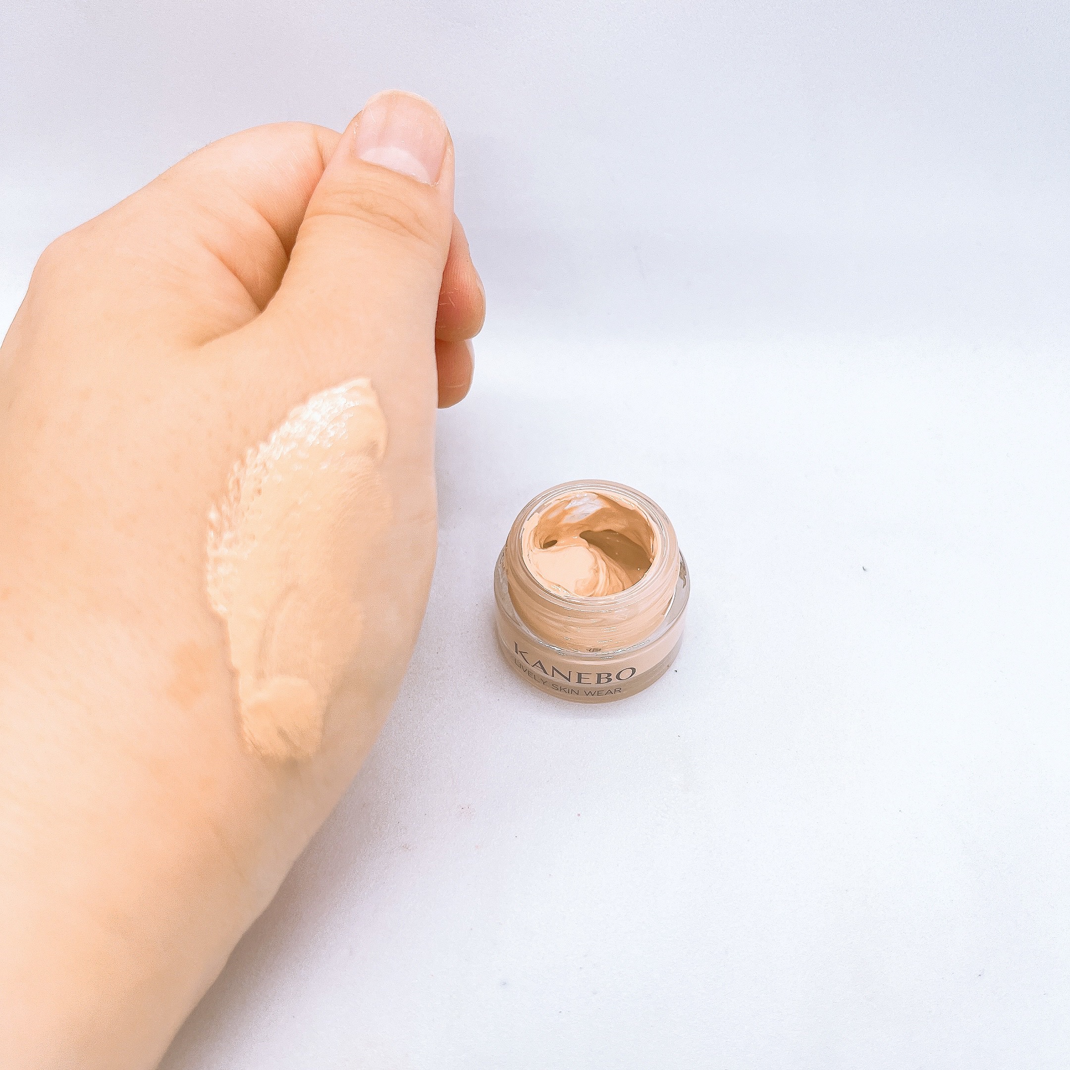 カネボウ ライブリースキン ウェアⅡ/KANEBO/リキッドファンデーションを使ったクチコミ（3枚目）