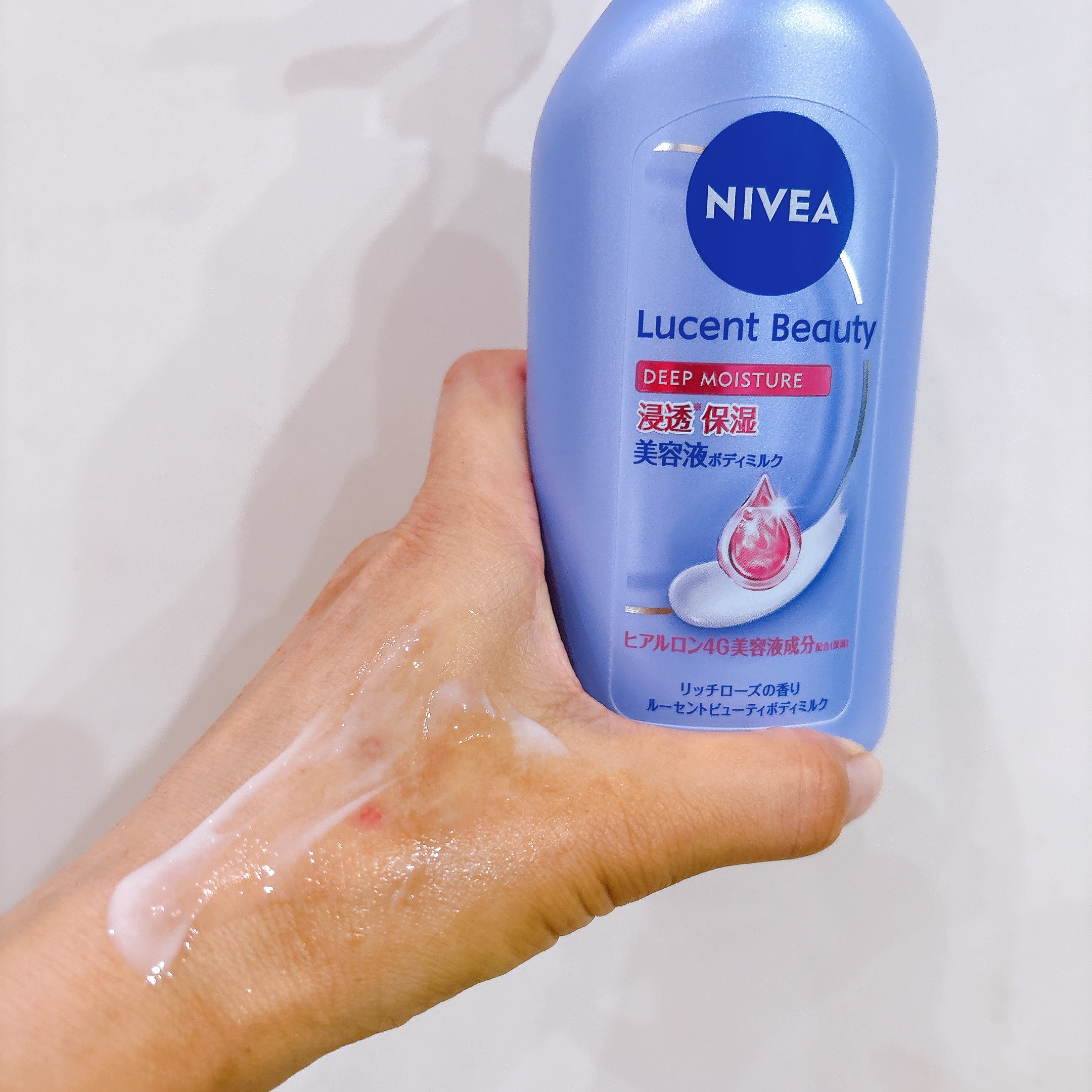 ニベア ルーセントビューティ ディープモイスチャー 浸透保湿美容液ボディミルク リッチローズの香り/ニベア/ボディミルクを使ったクチコミ（3枚目）