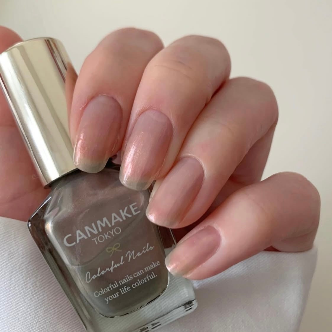 yomogi on LIPS 「#アースカラーで輝く指先透明感のあるアースカラー🤎..」(1枚目)