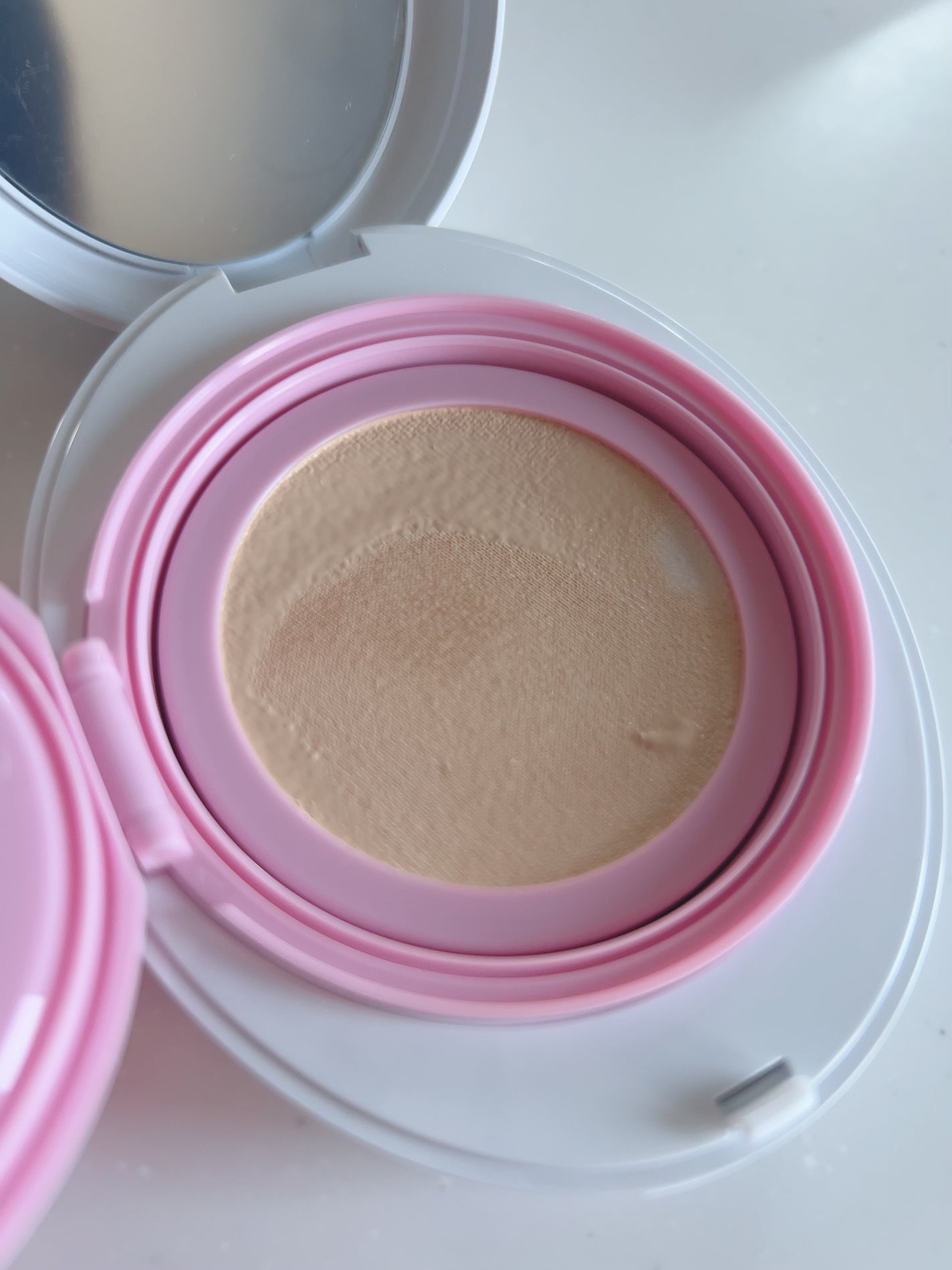 デューイーメッシュファンデーション/ASUNE /クッションファンデーションを使ったクチコミ(2枚目)