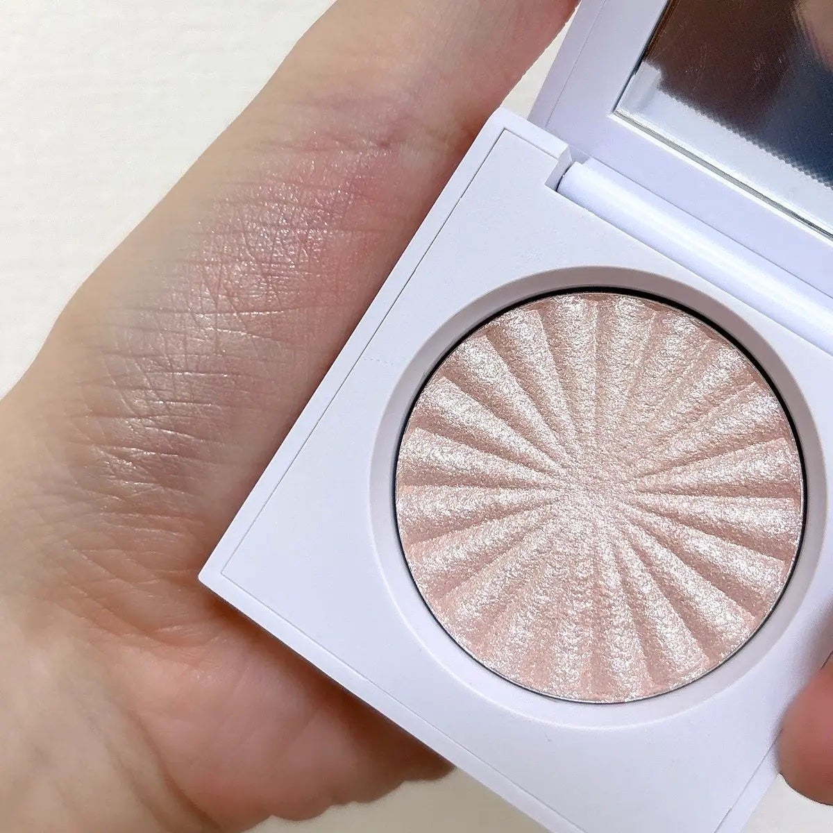 OFRA mini Highlighter/Ofra Cosmetics/パウダーハイライトを使ったクチコミ(2枚目)