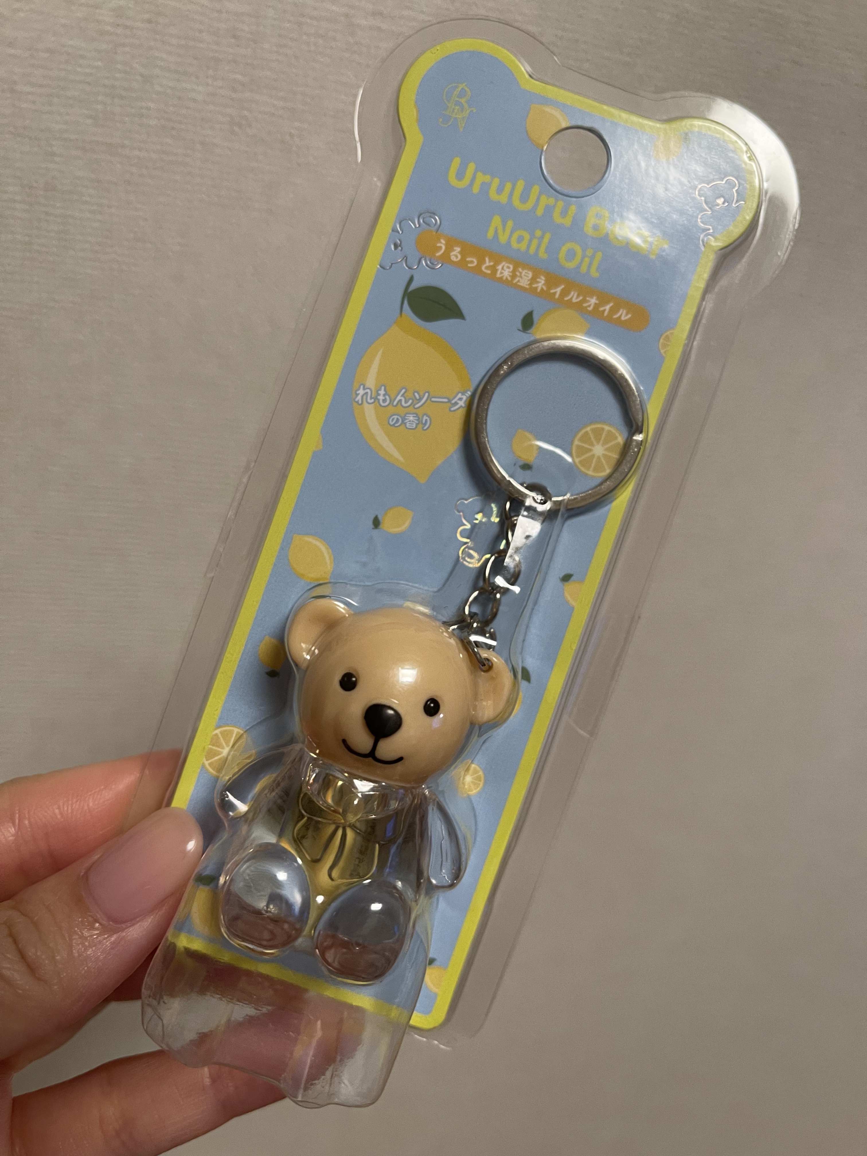 ★UruUruBear うるうるベア
れもんソーダの香り


かわいいーーーーーーー！♡
と、思って買ってしまった(笑)
くまちゃんのネイルオイル★

足の爪周りが気になっていたので、お値段と見た目の可愛さから購入してみました！

香りはレ