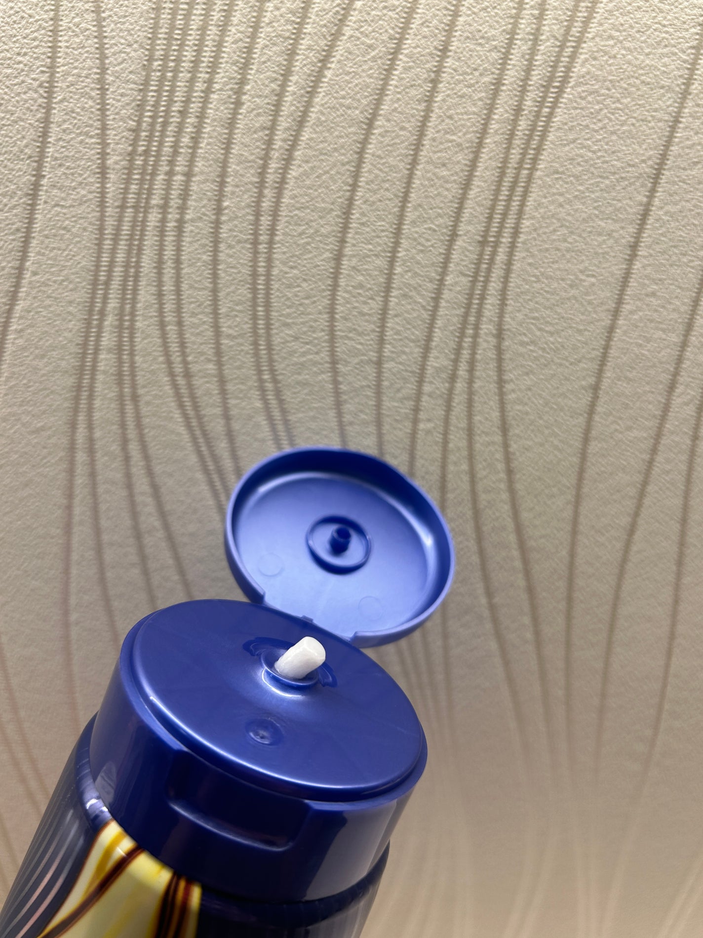 ラックス スーパーリッチシャイン リラックスナイトケア まとまりチューブトリートメント/LUX/洗い流すヘアトリートメントを使ったクチコミ(2枚目)