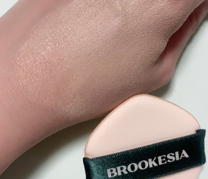 スキンエンハンサー コンパクト クッション (マット) #4 ダークベージュ/BROOKESIA/クッションファンデーションの画像