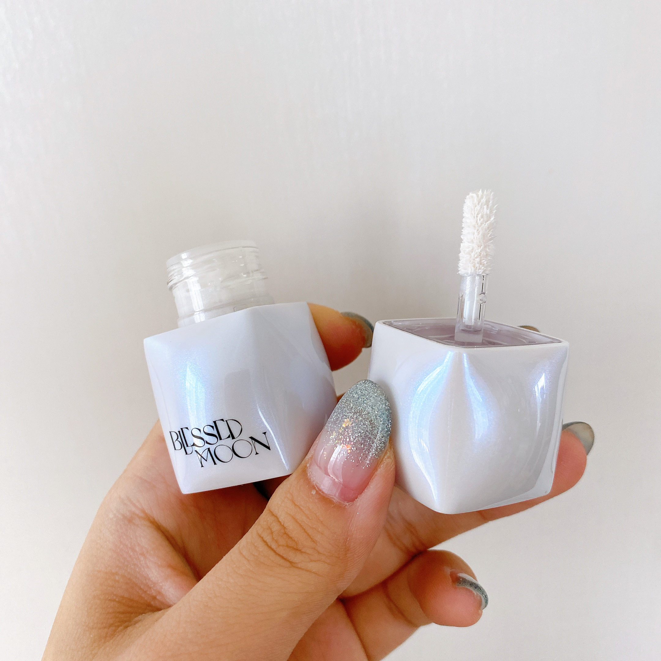 Veil Melting Glass Highlighter 01.Diamond Dust/BLESSED MOON/リキッドハイライトを使ったクチコミ（2枚目）