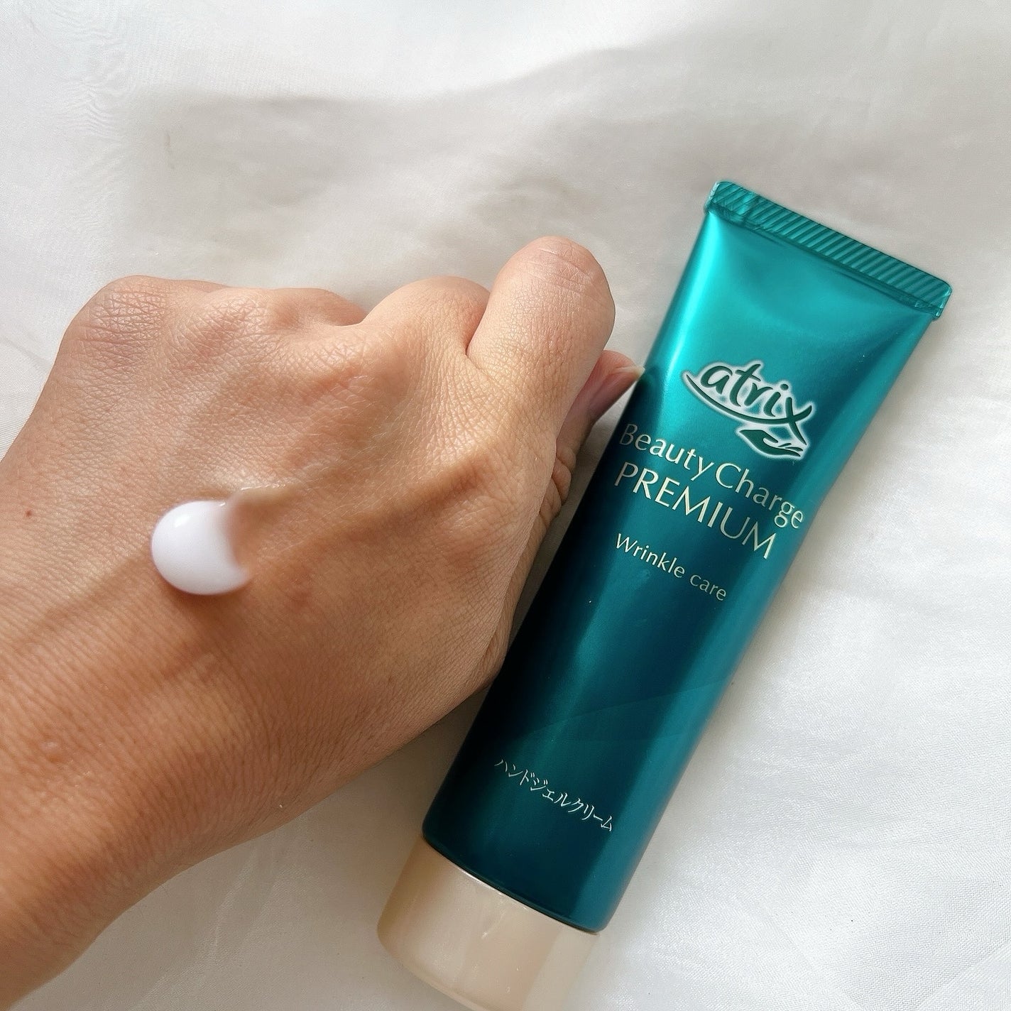 アトリックス ビューティーチャージプレミアム シワ改善 ハンドジェルクリーム 無香料/アトリックス/ハンドクリームを使ったクチコミ(2枚目)