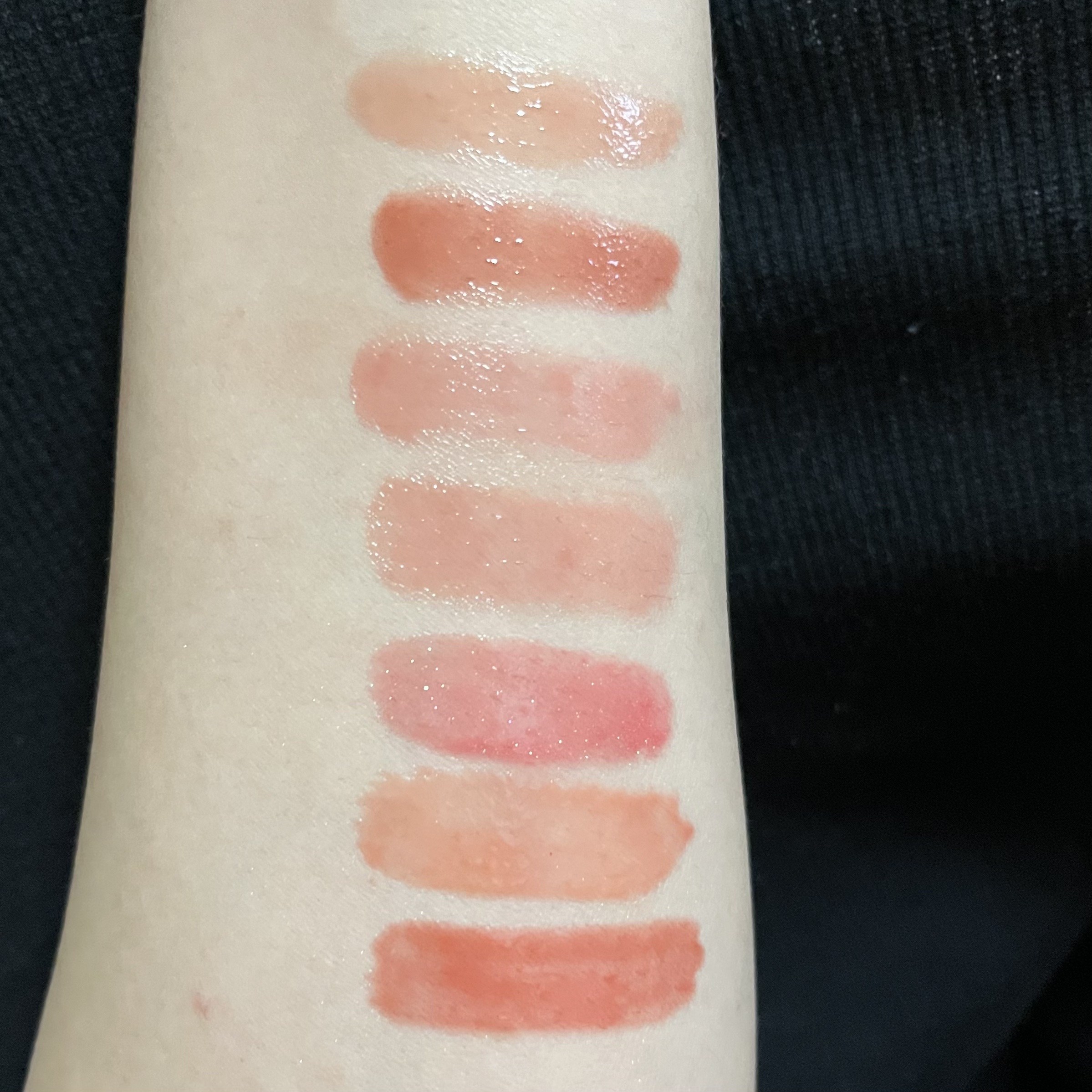 トーン ペタル ブルーミング グロス EX01 Harmony Fade/to/one/リップグロスを使ったクチコミ（2枚目）