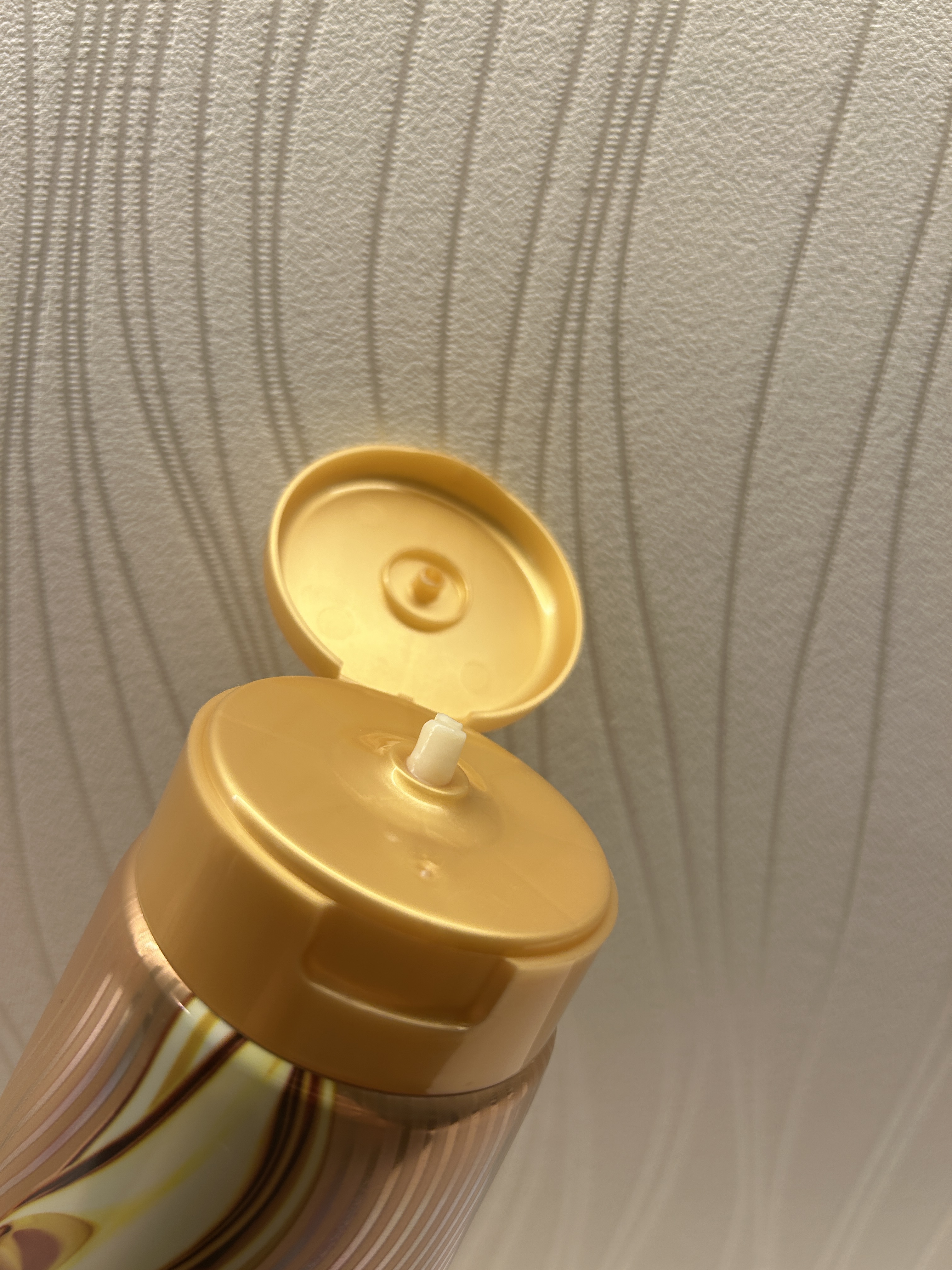 ラックス　スーパーリッチシャイン ダメージリペア　補修チューブトリートメント/LUX/洗い流すヘアトリートメントを使ったクチコミ（2枚目）