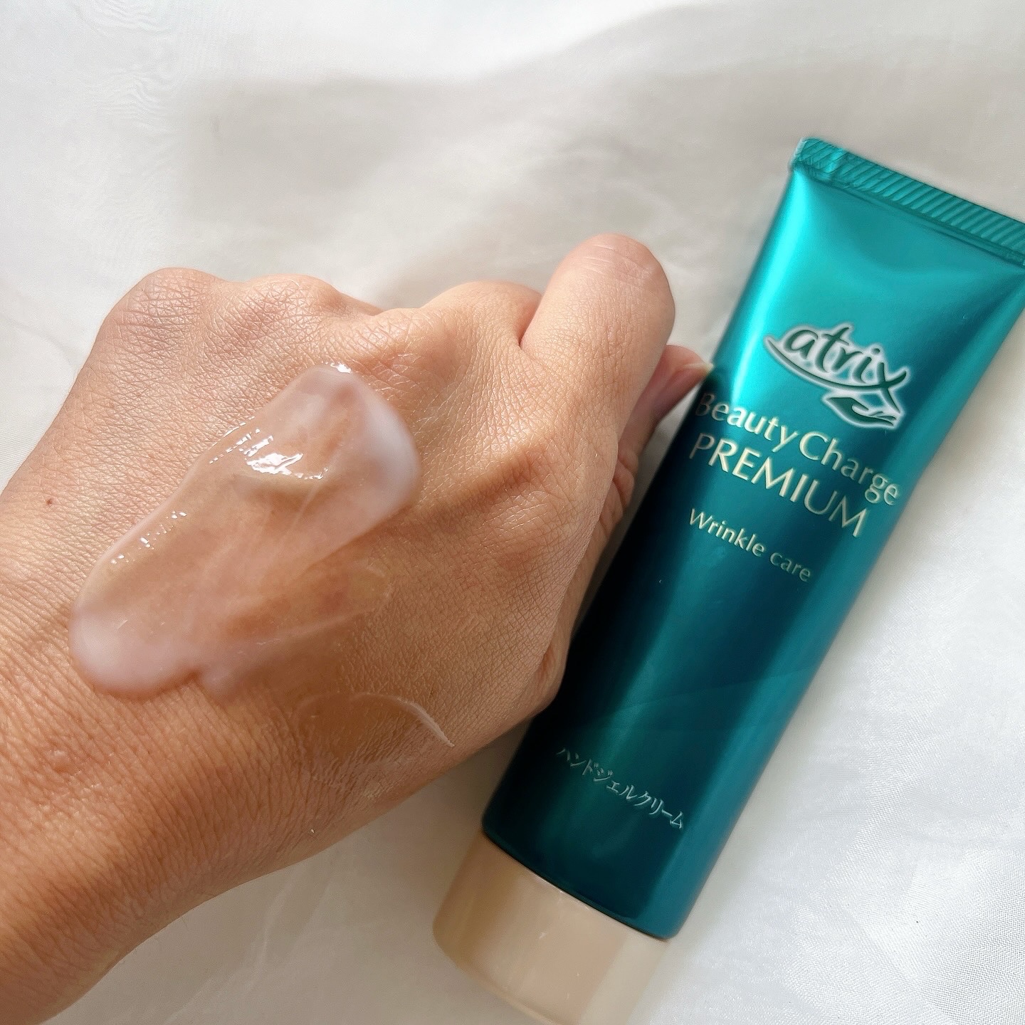 アトリックス ビューティーチャージプレミアム シワ改善 ハンドジェルクリーム 無香料/アトリックス/ハンドクリームを使ったクチコミ（3枚目）