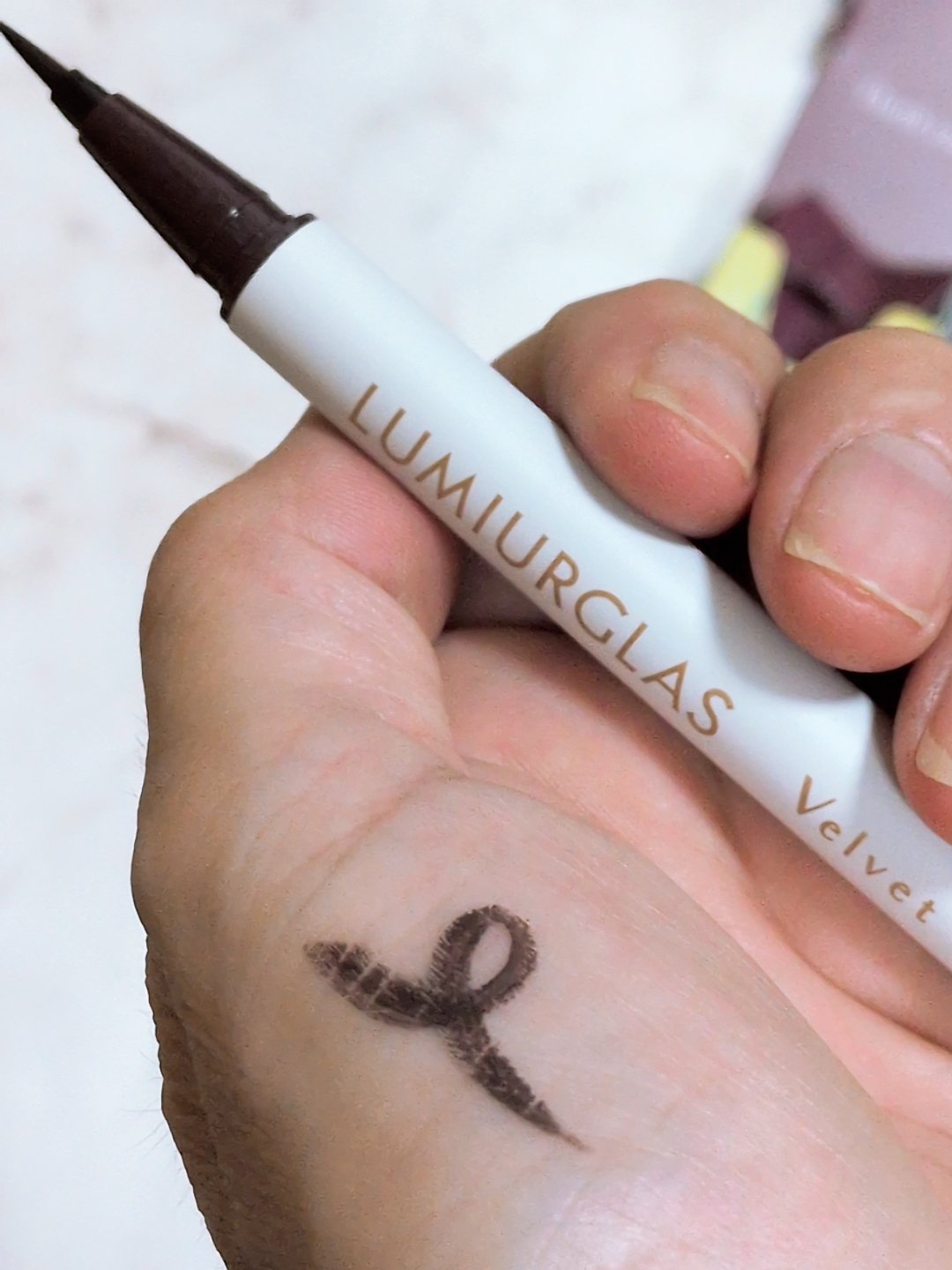 ベルベットライナー/LUMIURGLAS/リキッドアイライナーを使ったクチコミ（3枚目）