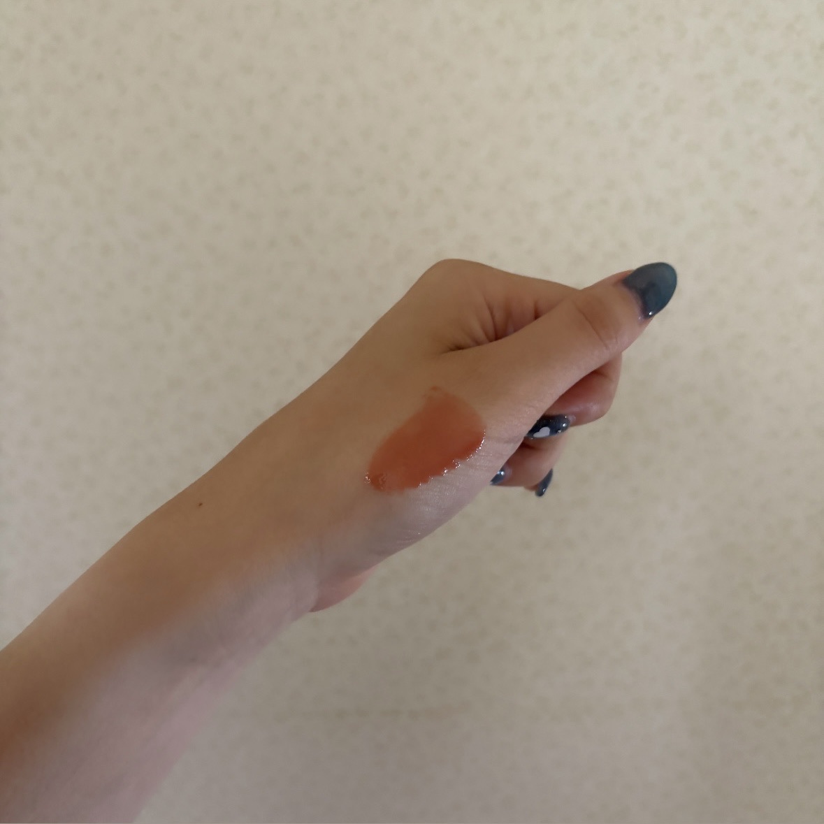 ローズ・パーフェクト・リキッド No.112 アーモンド・ヌード (フォール コレクション 2024)/GIVENCHY/口紅を使ったクチコミ（2枚目）