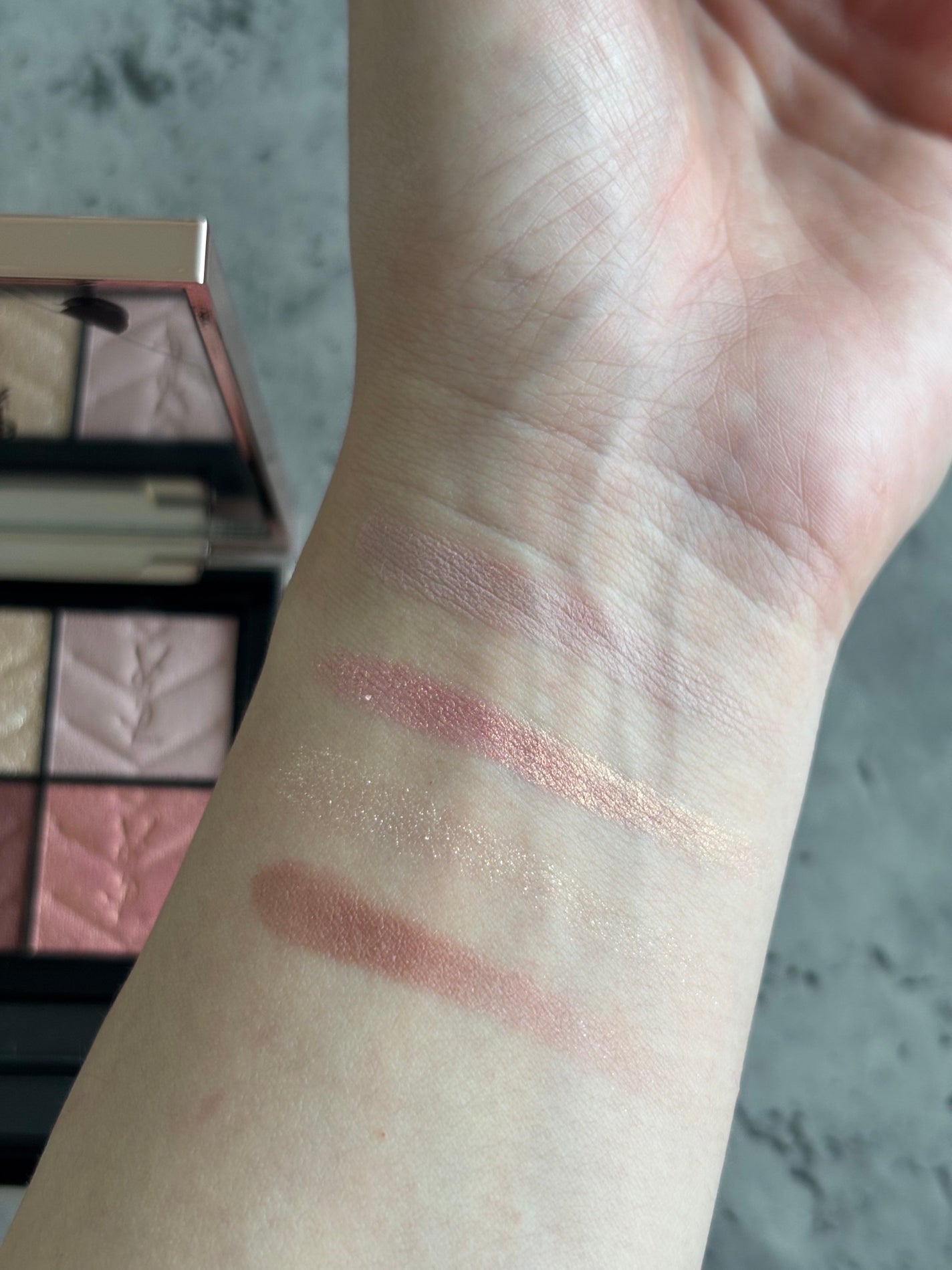 クチュール ミニ クラッチ/YVES SAINT LAURENT BEAUTE/アイシャドウパレットを使ったクチコミ(3枚目)