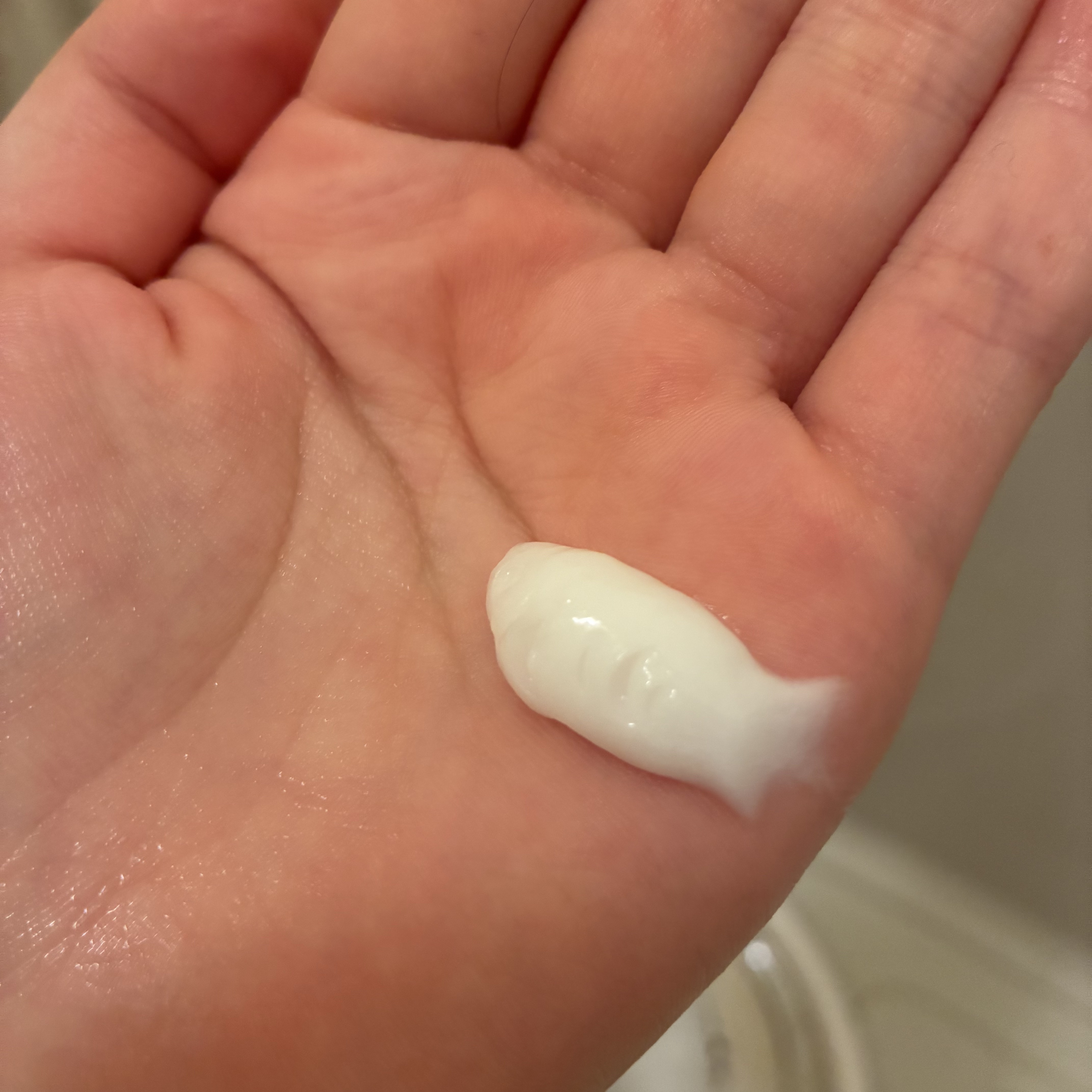 ラックス　スーパーリッチシャイン  リラックスナイトケア　まとまりチューブトリートメント/LUX/洗い流すヘアトリートメントを使ったクチコミ（3枚目）