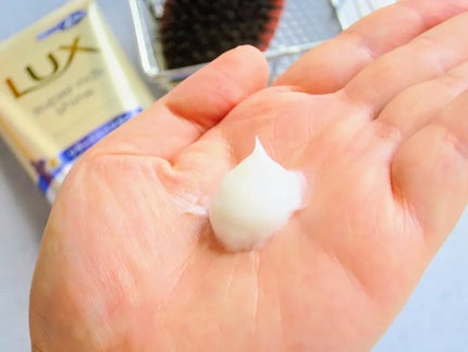 ラックス スーパーリッチシャイン リラックスナイトケア まとまりチューブトリートメント/LUX/洗い流すヘアトリートメントを使ったクチコミ(4枚目)