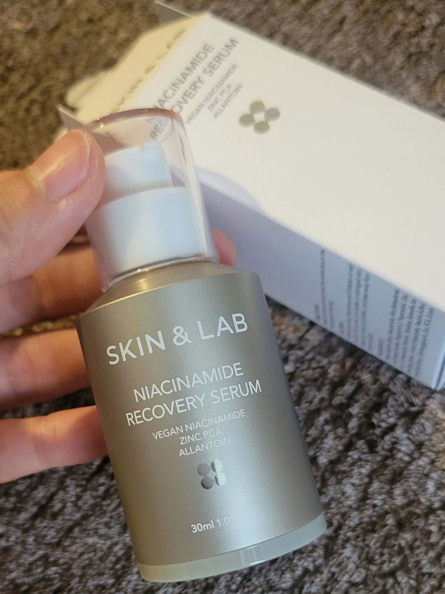ヴィーガンナイアシンアミドリカバリーセラム/SKIN&LAB/美容液を使ったクチコミ（1枚目）