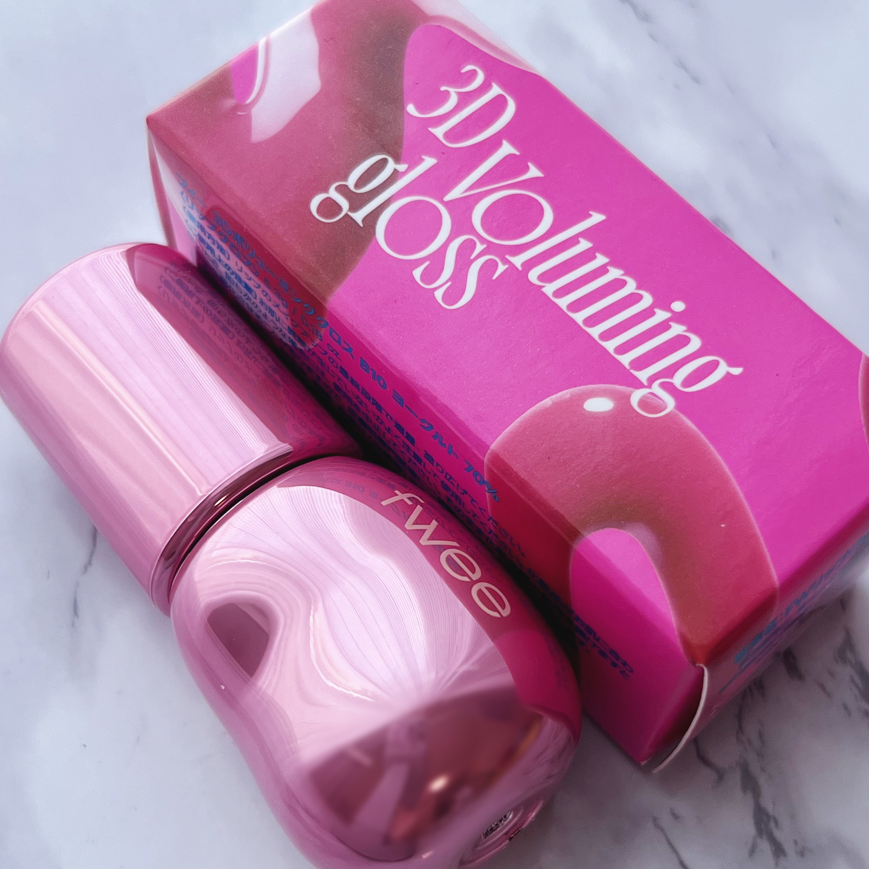 フィー 3Dボリューミンググロス/fwee/リップグロスを使ったクチコミ（2枚目）