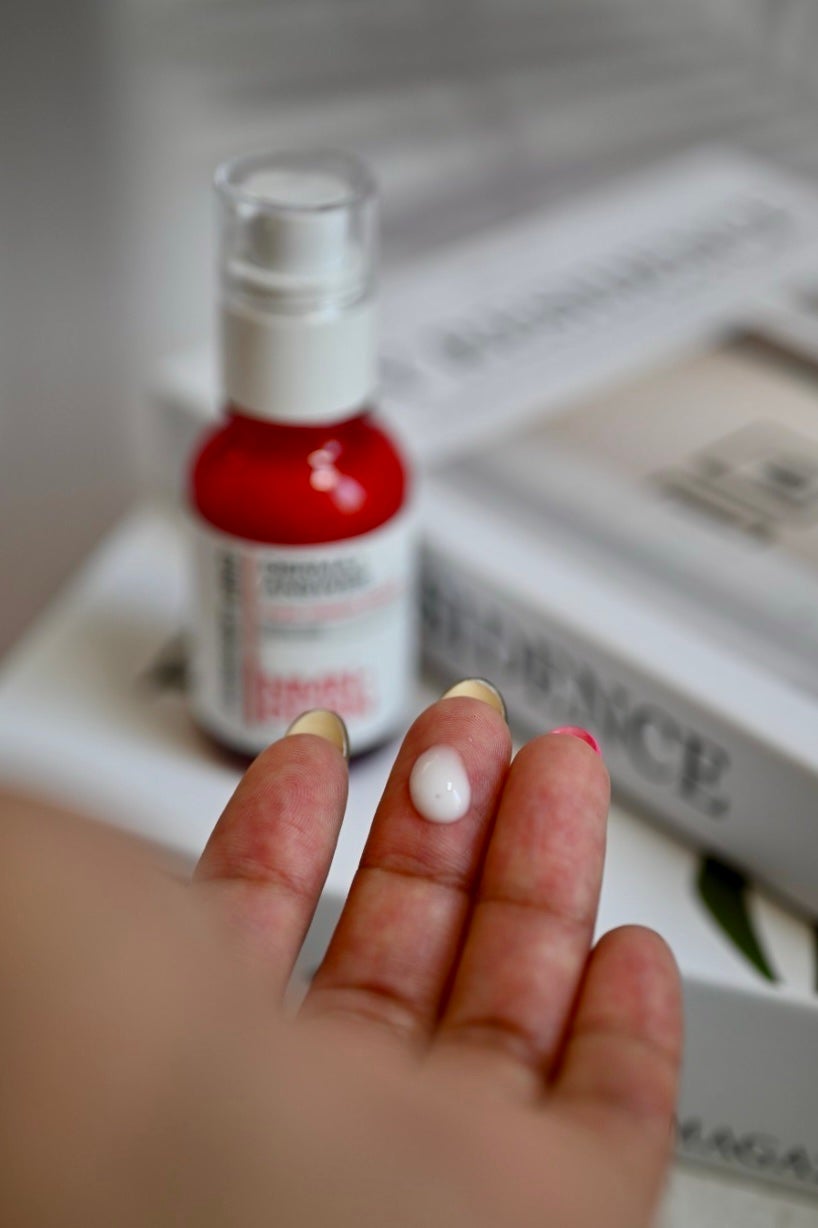 はち on LIPS 「毛穴ケアの新時代。ピンと張り詰めた肌へ導く「NMN-PDRNダ..」(2枚目)