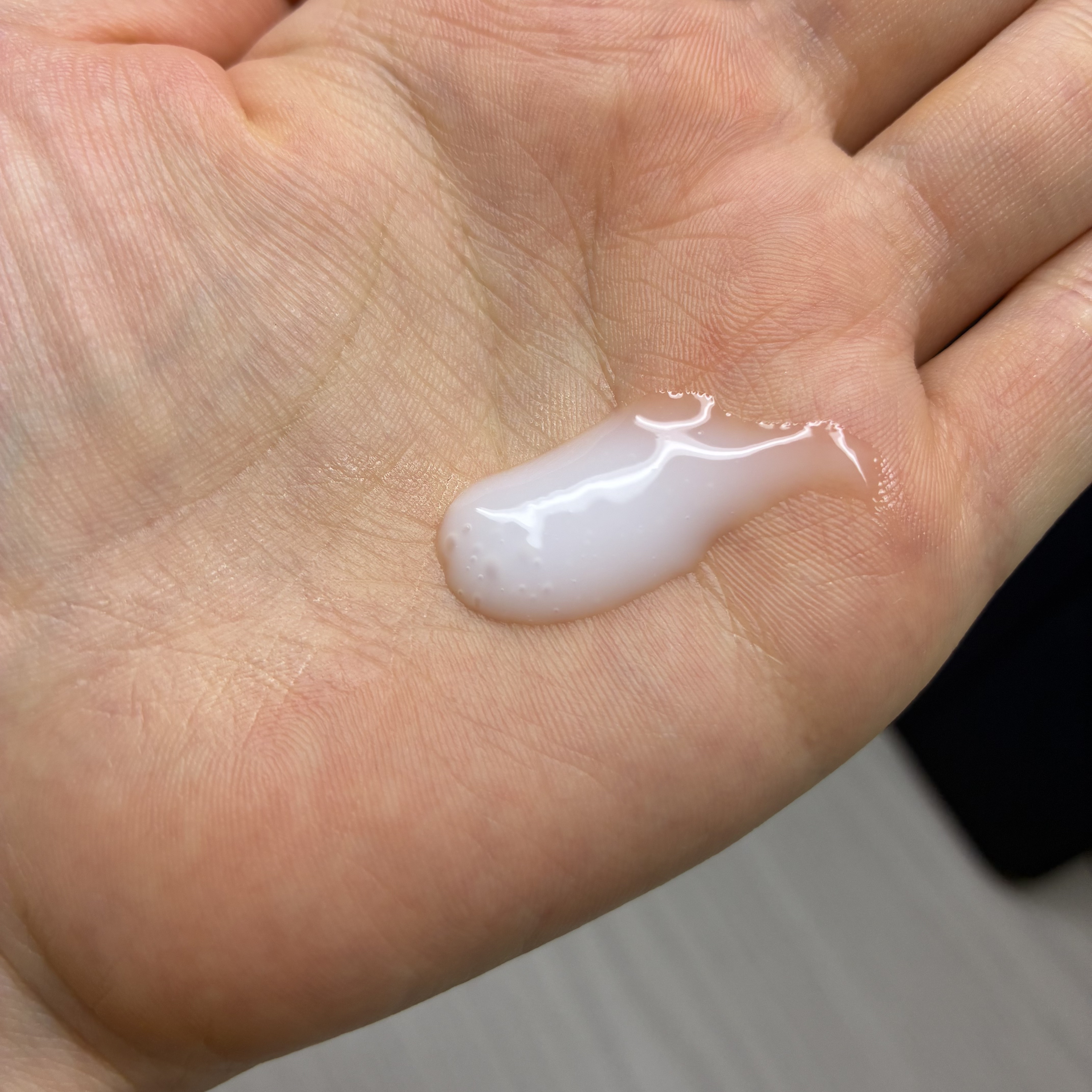 ラックス　スーパーリッチシャイン リラックスナイトケア　まとまりヘアミルク/LUX/ヘアミルクを使ったクチコミ（3枚目）