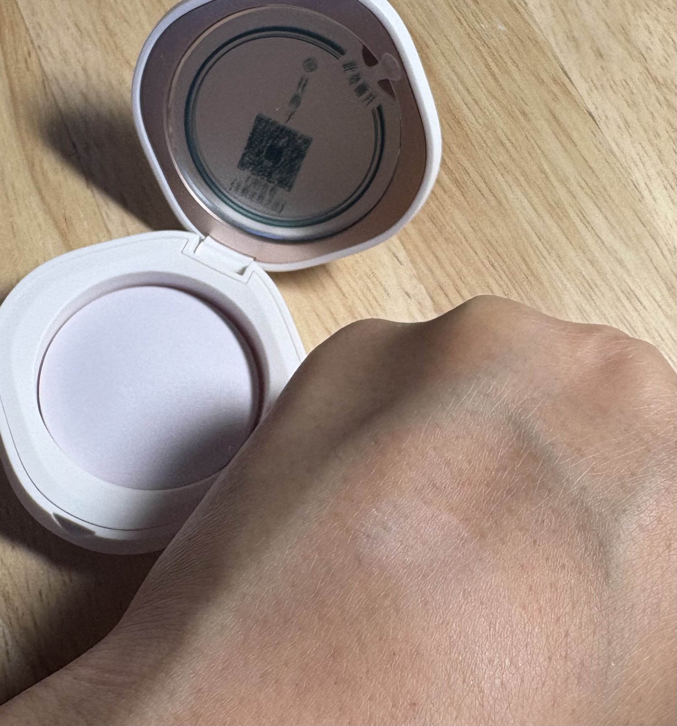 玉養桃花 プレストパウダー/花西子/プレストパウダーを使ったクチコミ（2枚目）