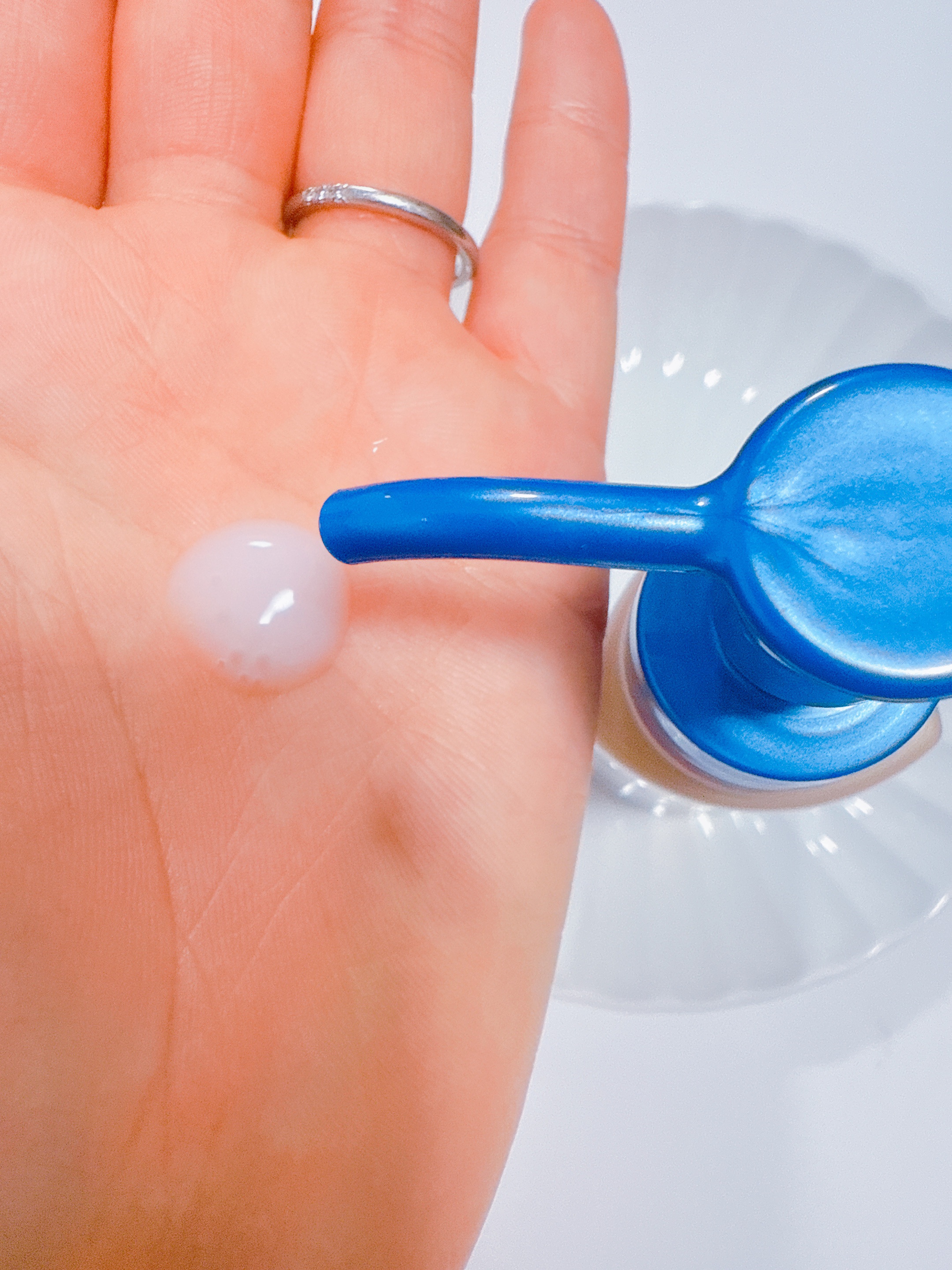 ラックス　スーパーリッチシャイン リラックスナイトケア　まとまりヘアミルク/LUX/ヘアミルクを使ったクチコミ（3枚目）