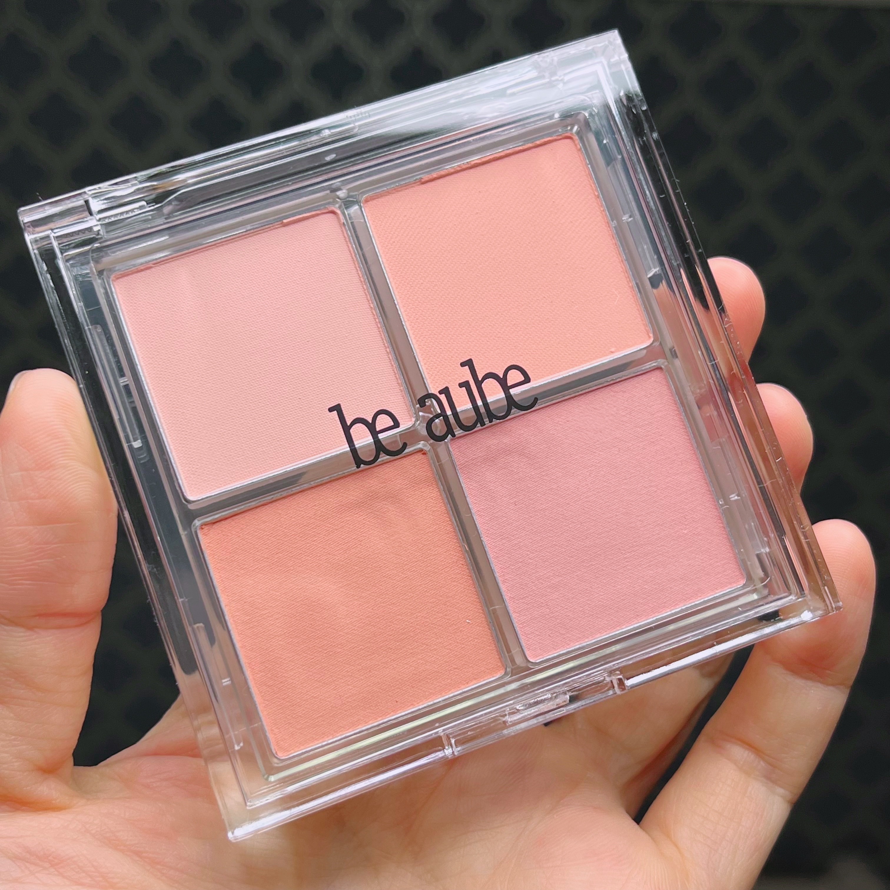 #メガ割購入品
be aubeの🍑チーク
rom&ndの眉マスカラ新色2色

🍑めっちゃ可愛い〜！でもiPhone(室内灯)ではかわいさが伝わらないかも…😭
もう少し青みがある感じです。