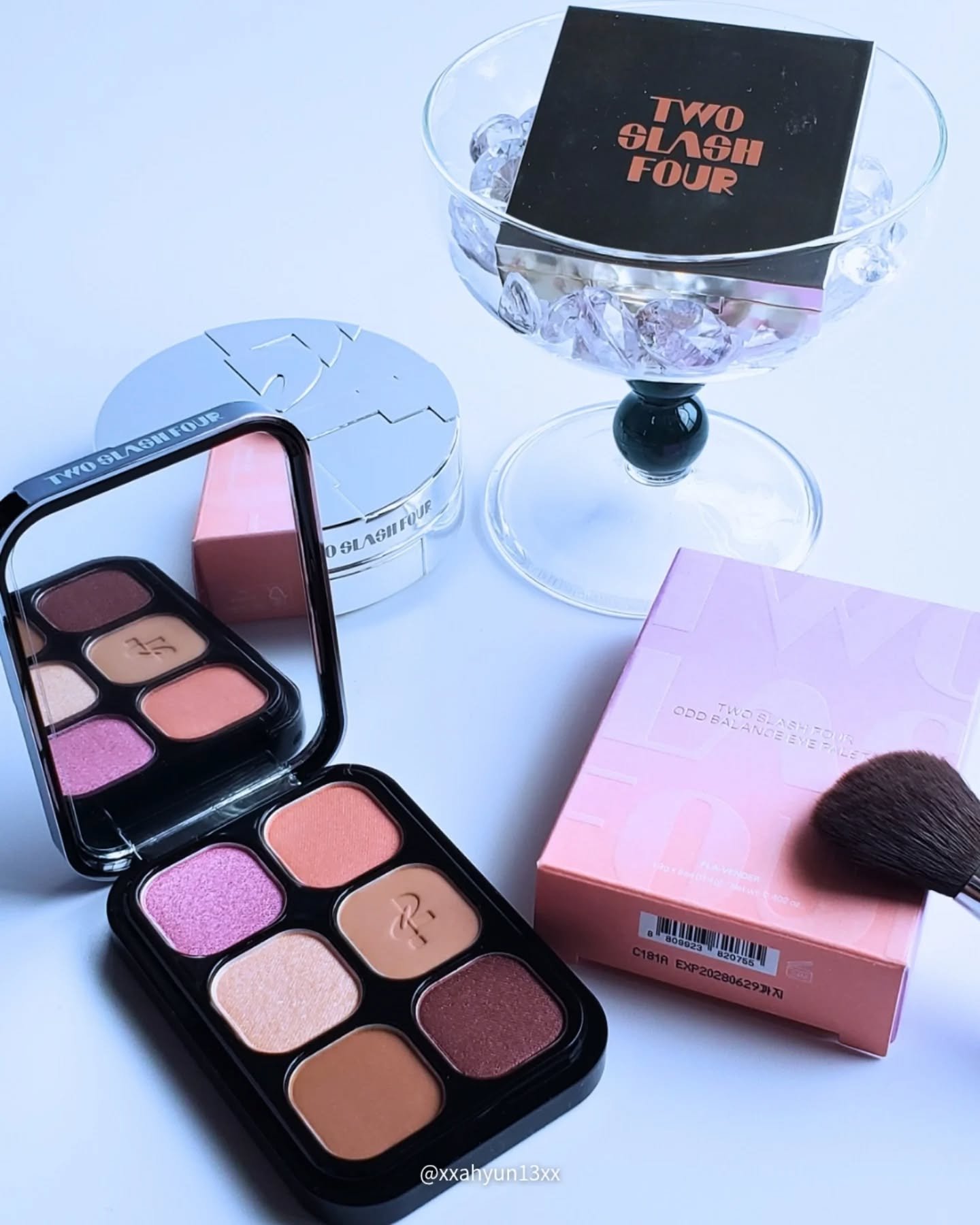 オッドバランスアイパレット/TWO SLASH FOUR/アイシャドウパレットを使ったクチコミ（2枚目）