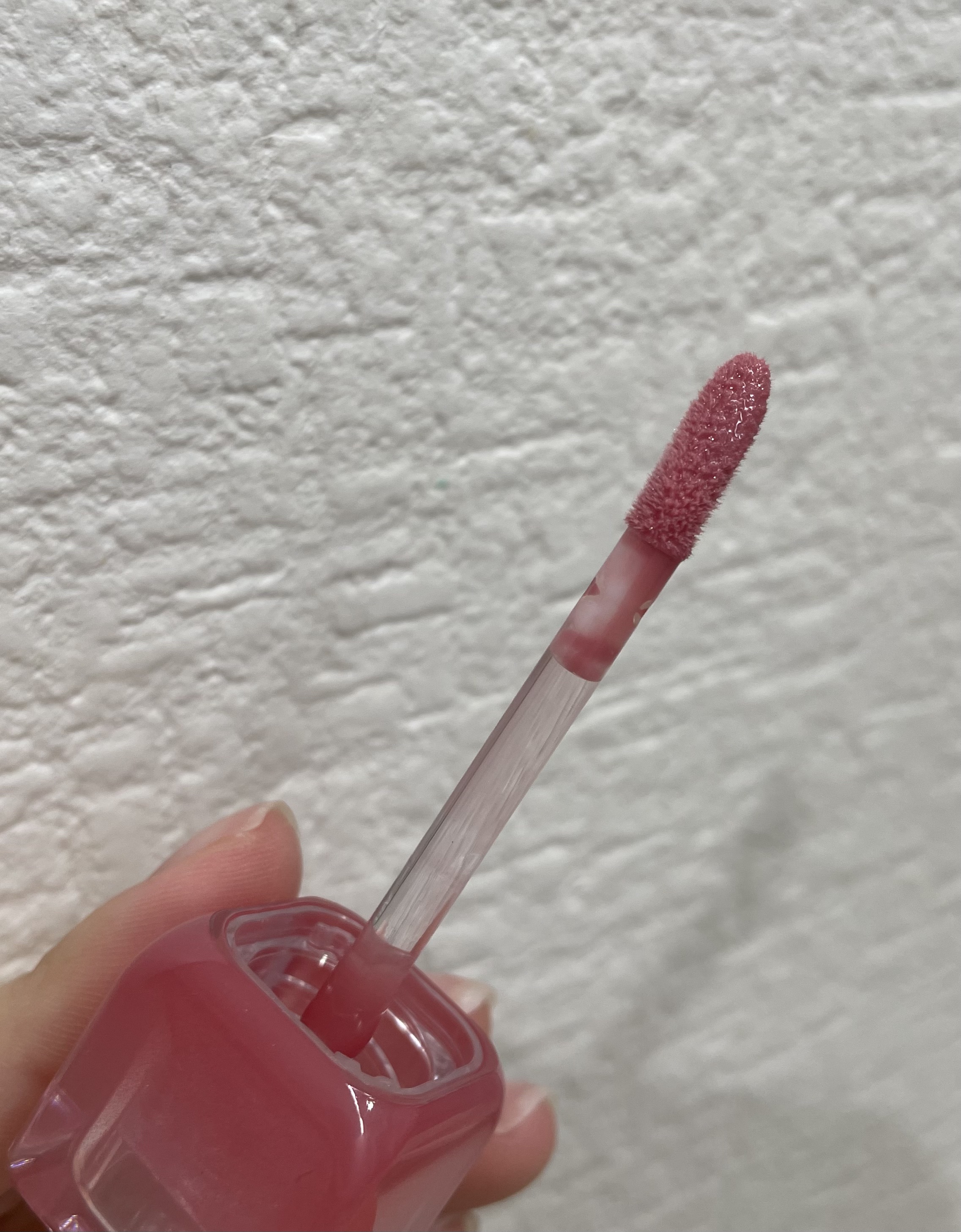 デューステインシアーリップグロス 03 ピオニーレイン/Milk Touch/リップグロスを使ったクチコミ（2枚目）