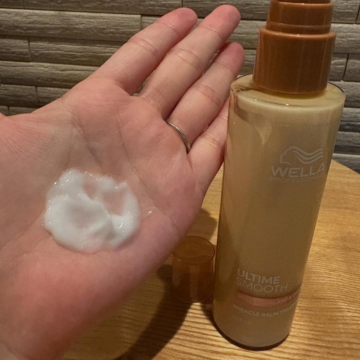 アルタイム スムース ミラクルバームトリートメント/ウエラ/アウトバストリートメントを使ったクチコミ(7枚目)