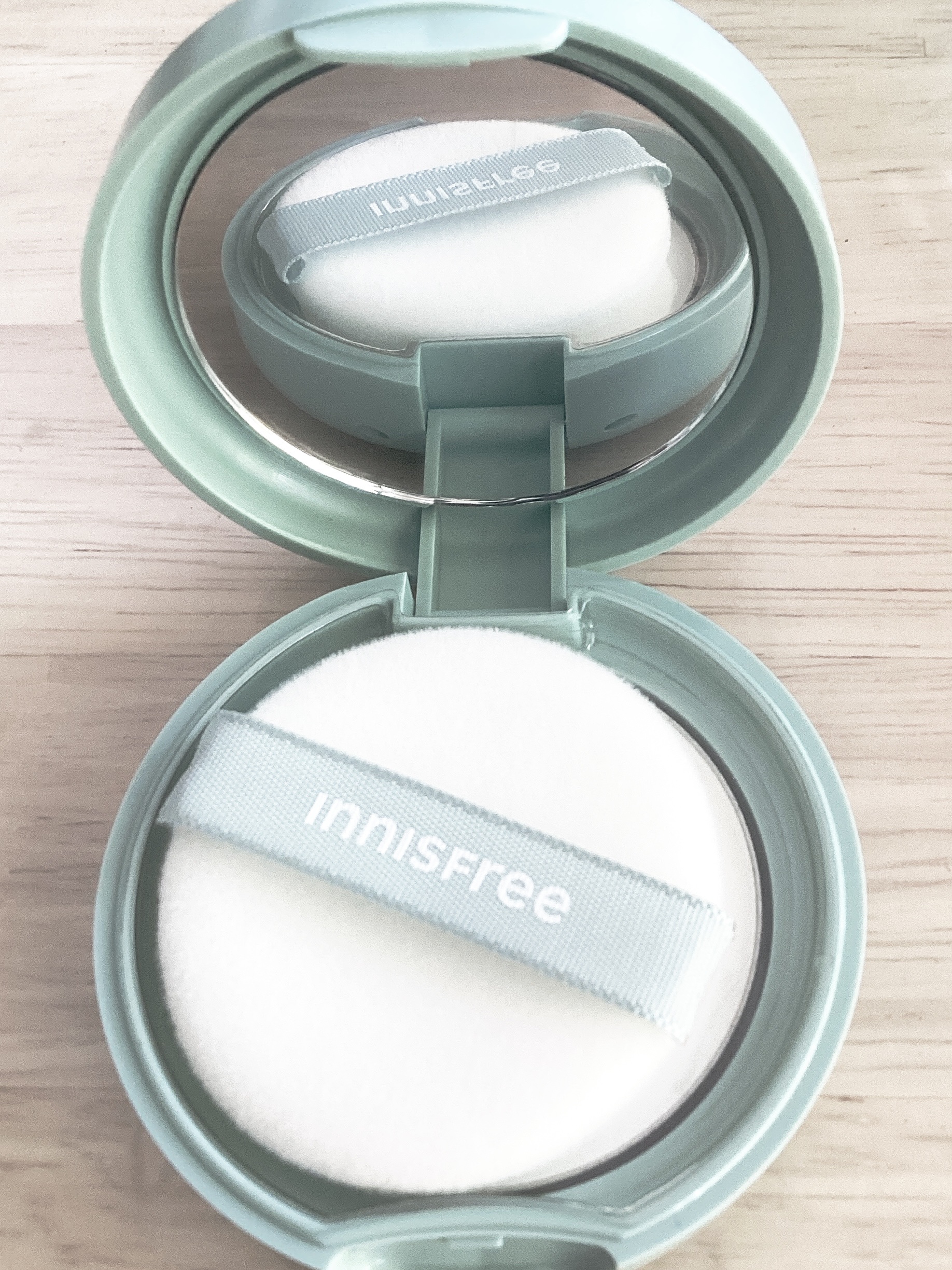 ノーセバム　ミネラルパクト　S ノーセバム ミネラルパクト/innisfree/プレストパウダーを使ったクチコミ（2枚目）