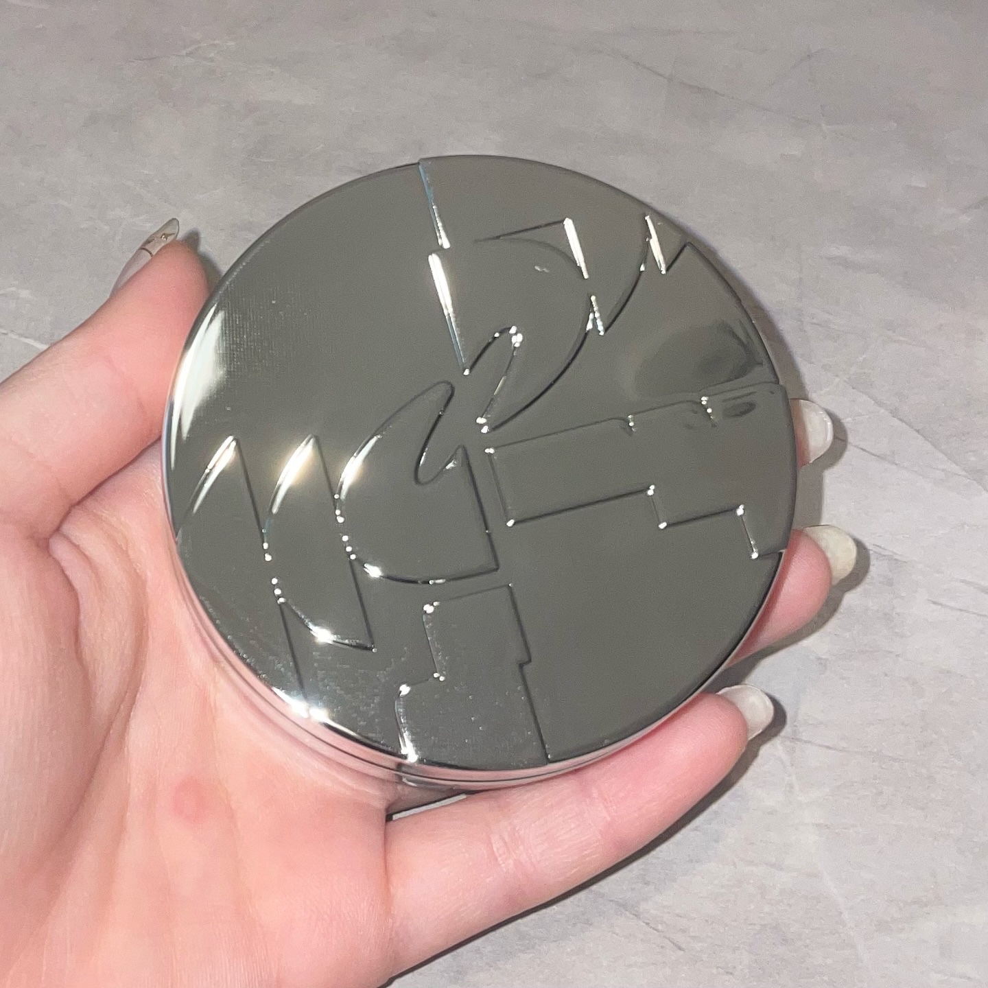 エンジェリックサテンクッション/TWO SLASH FOUR/クッションファンデーションを使ったクチコミ（2枚目）