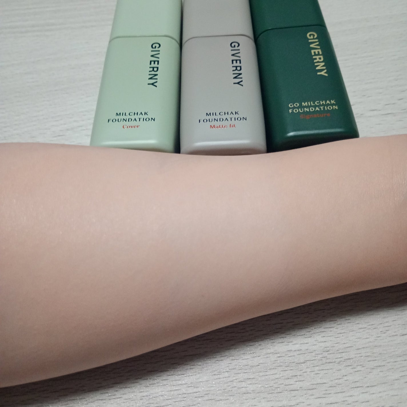 高密着シグネチャーファンデーション/GIVERNY/リキッドファンデーションを使ったクチコミ(4枚目)