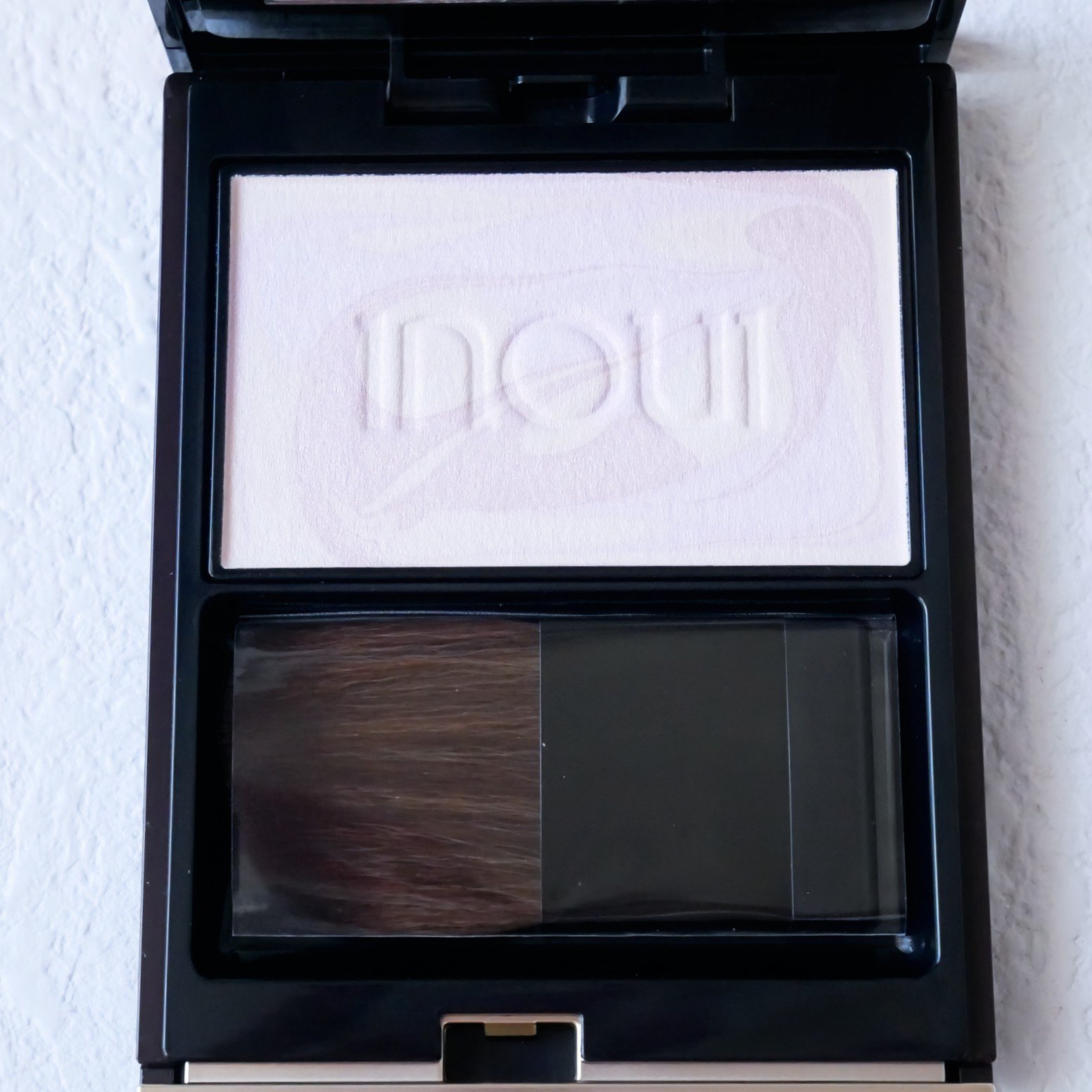 inoui インウイ　プレストパウダー　本体 2025新作・限定】インウイ プレストパウダーレビュー！透明感の