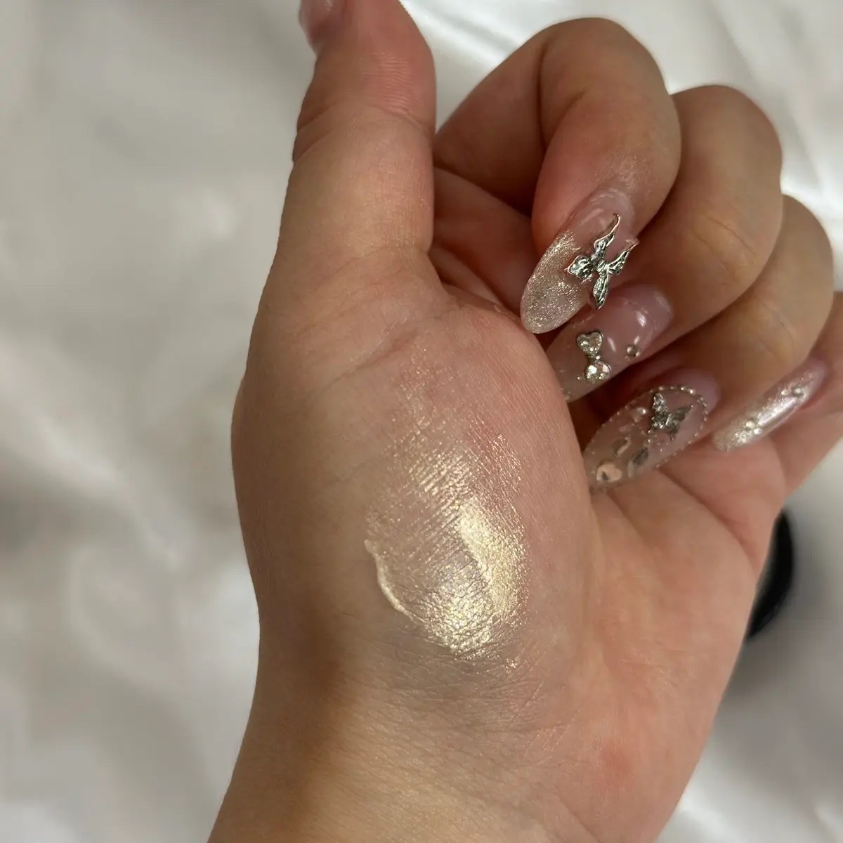 LoNLy  シンティランテハイライトセラム  HS01 (ルミナート)Luminato/LoNLy /リキッドハイライトを使ったクチコミ（2枚目）