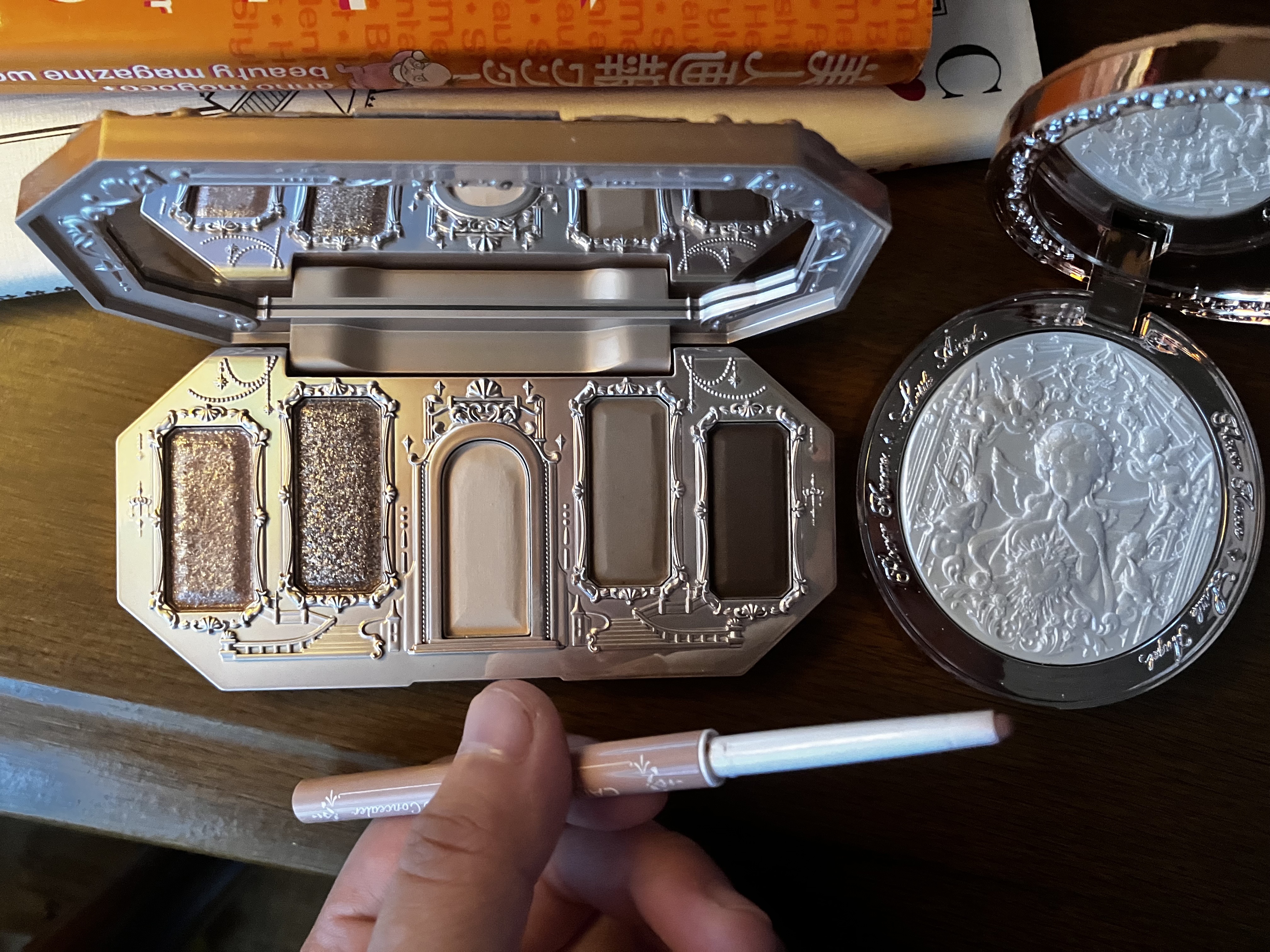 月光人魚シリーズ ジュエリーアイズ 01：Stellar Sand /FlowerKnows/アイシャドウパレットを使ったクチコミ（2枚目）