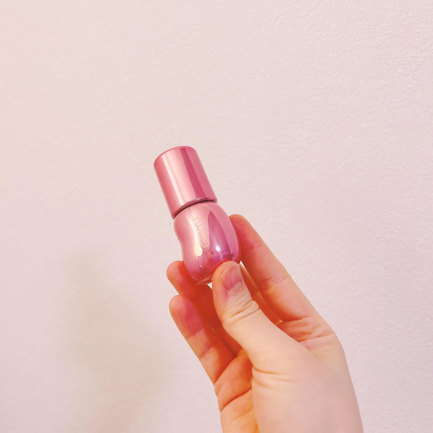 フィー 3Dボリューミンググロス/fwee/リップグロスを使ったクチコミ（3枚目）