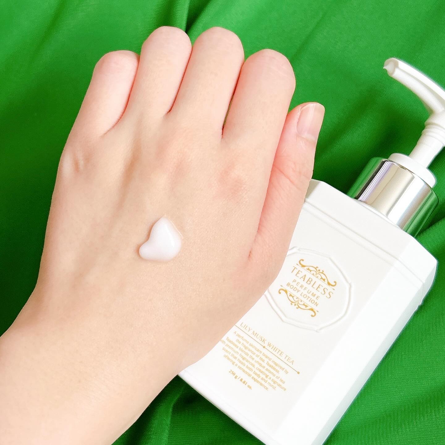 パフュームボディローション リリィムスクホワイトティー/TEABLESS/ボディローションを使ったクチコミ（3枚目）