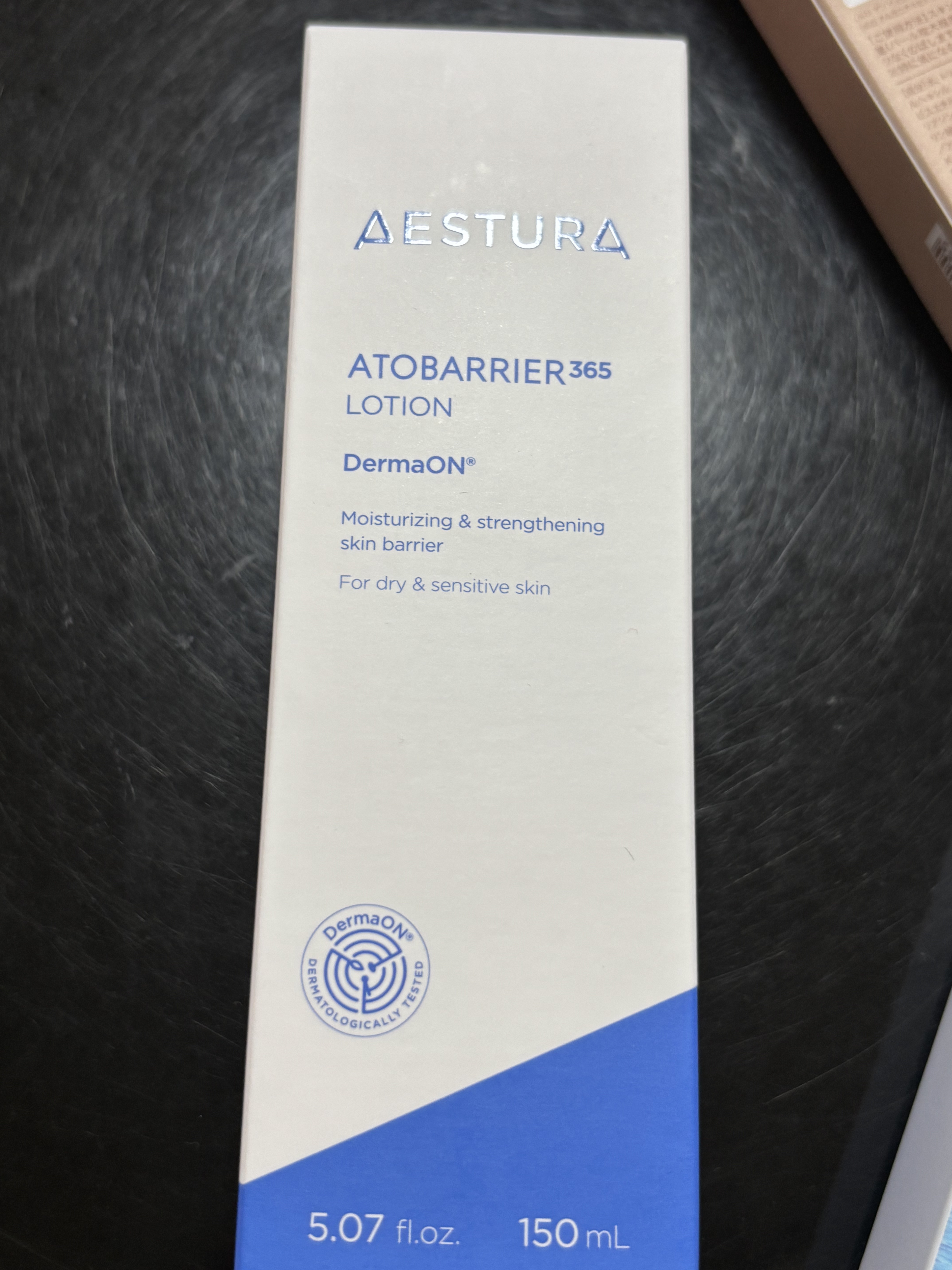 AESTURA アトバリア365 エマルジョンのクチコミ「#エストラ
#アトバリア
#エマルジョン
#乳液



これのクリームくらい保湿されてめっちゃ.....」（2枚目）