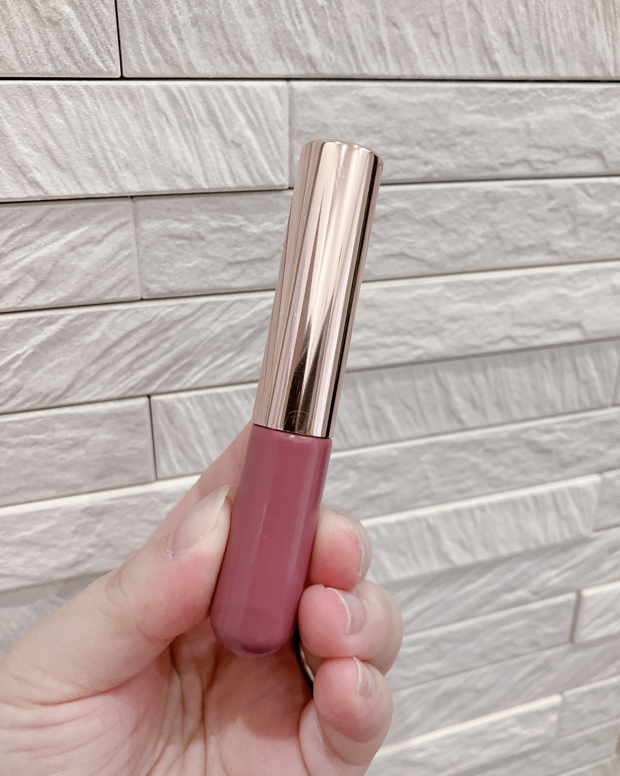 シリコンブラシ

Amazonで買ったシリコンブラシ
2本で499円で購入♡
(メーカー不明)

程よい硬さのシリコンで
グロスやティントを塗るときに
ちょうどいい！

薄く伸ばすこともできるから
買ってよかったよー!

ワンコイン以下なの