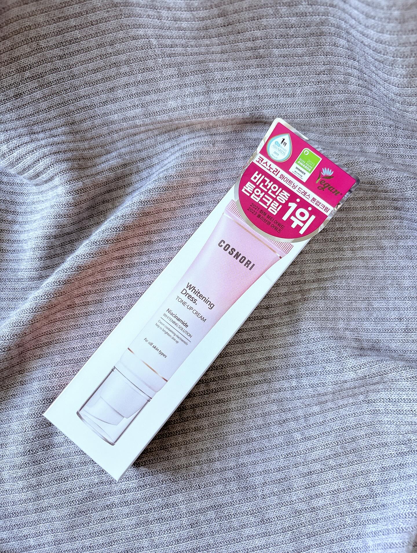 ホワイトニングドレストーンアップクリーム/COSNORI/化粧下地を使ったクチコミ（2枚目）